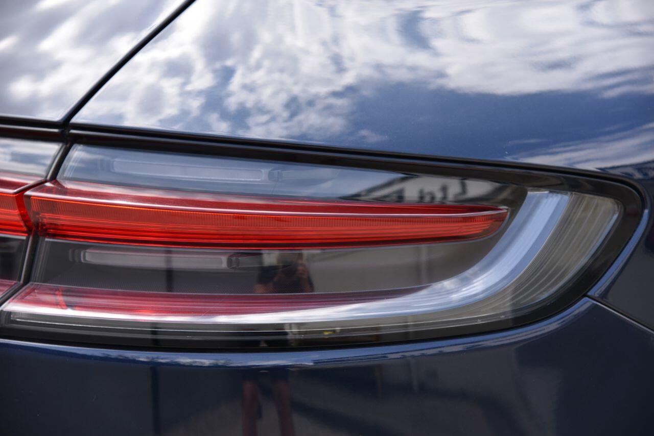 Porsche Macan view 19