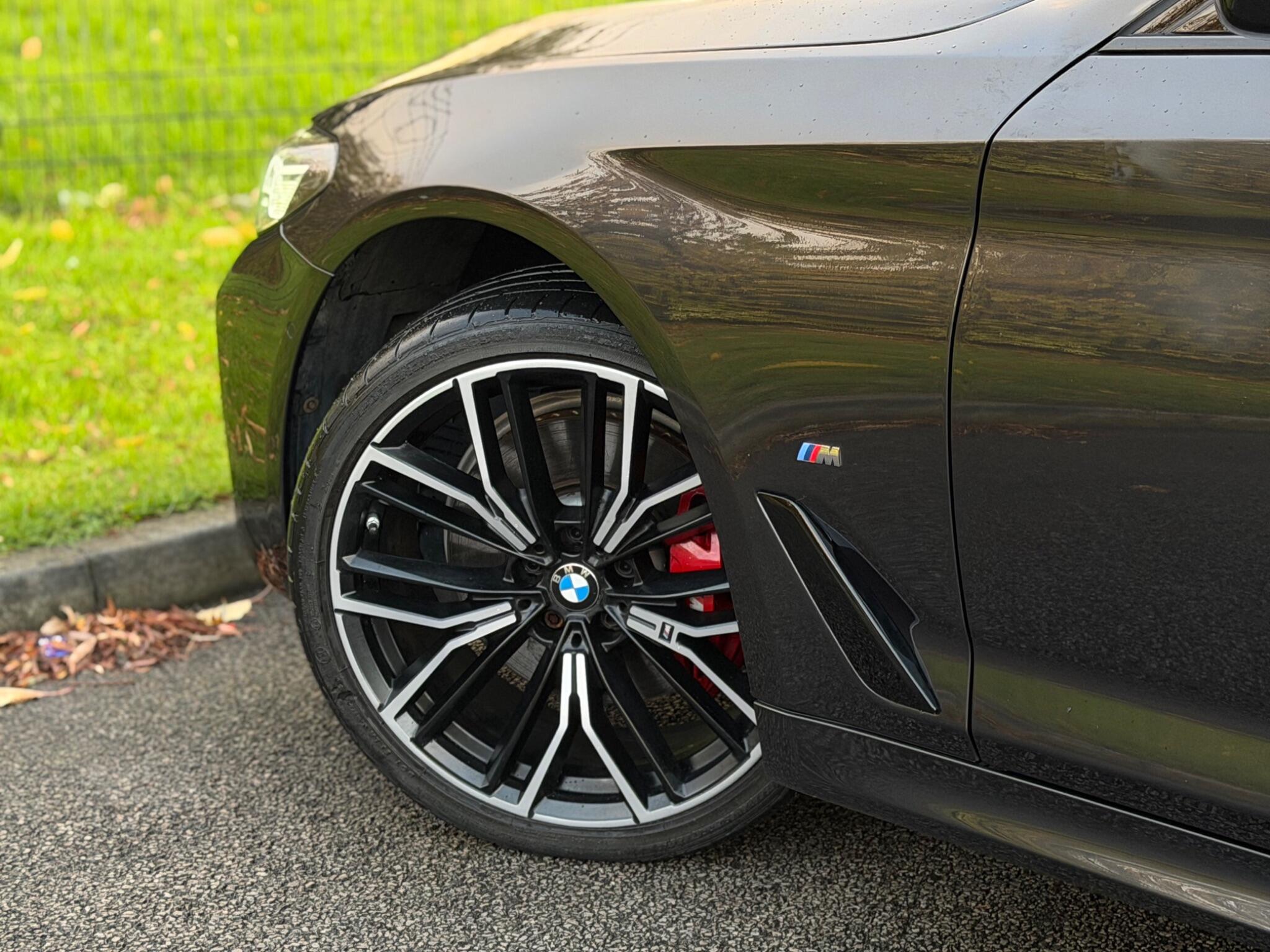 BMW 5 Series view 35