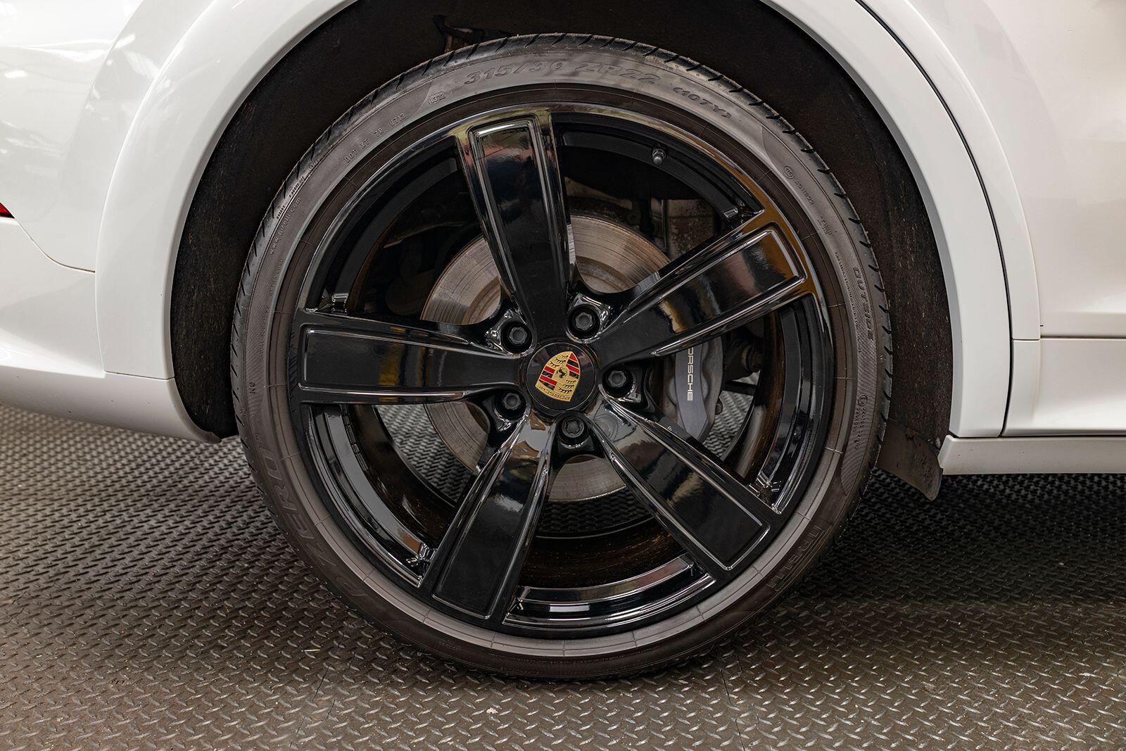 Porsche Cayenne view 86