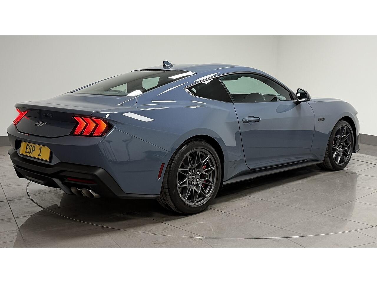 Ford Mustang view 8