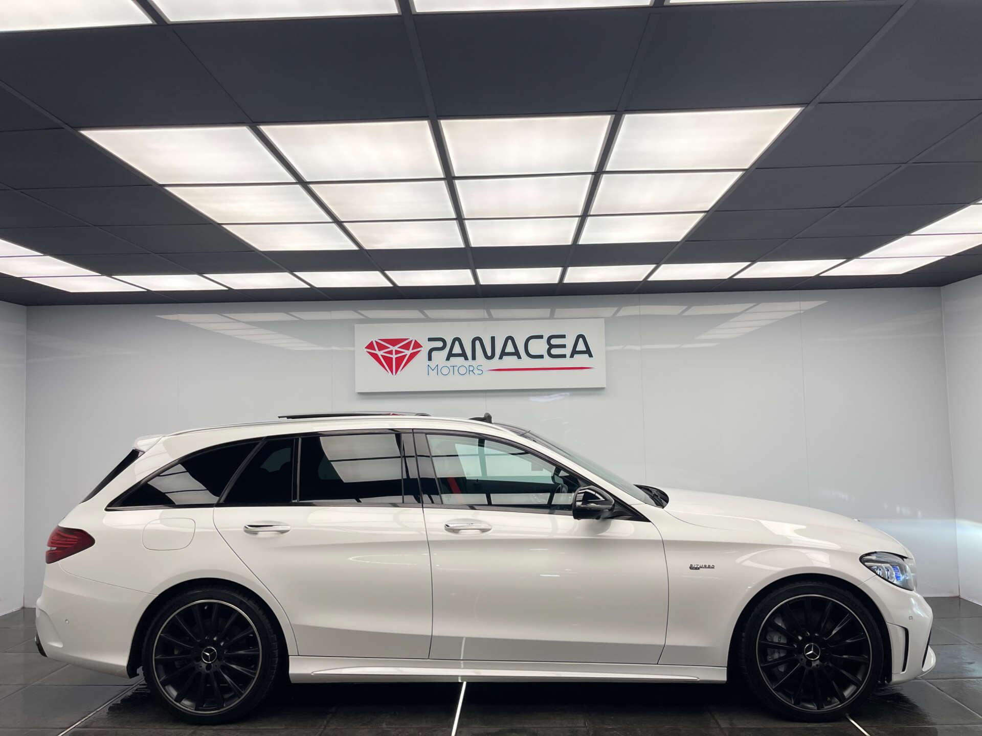 Mercedes-Benz C Class view 4