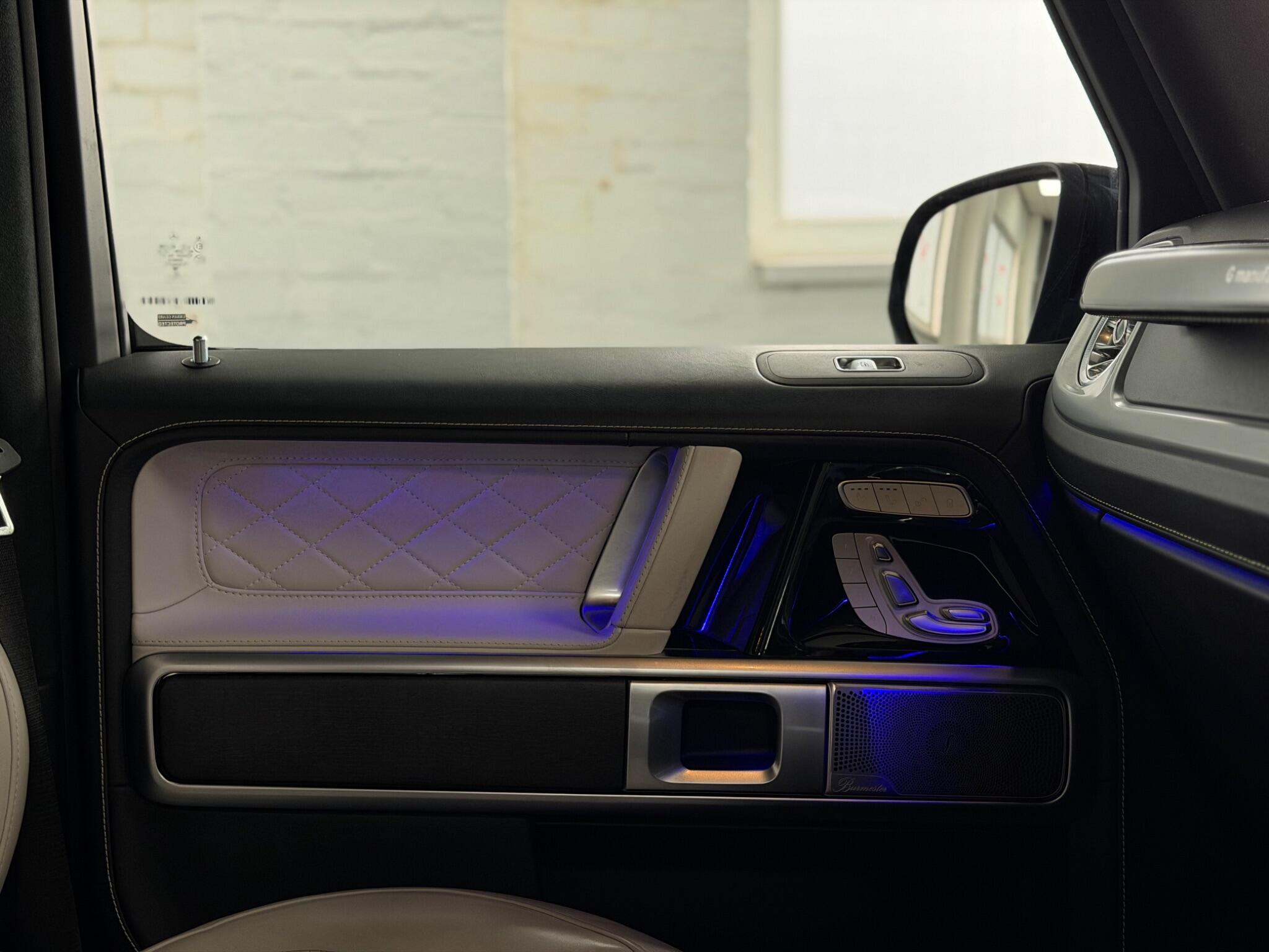 Mercedes-Benz G-Class view 11