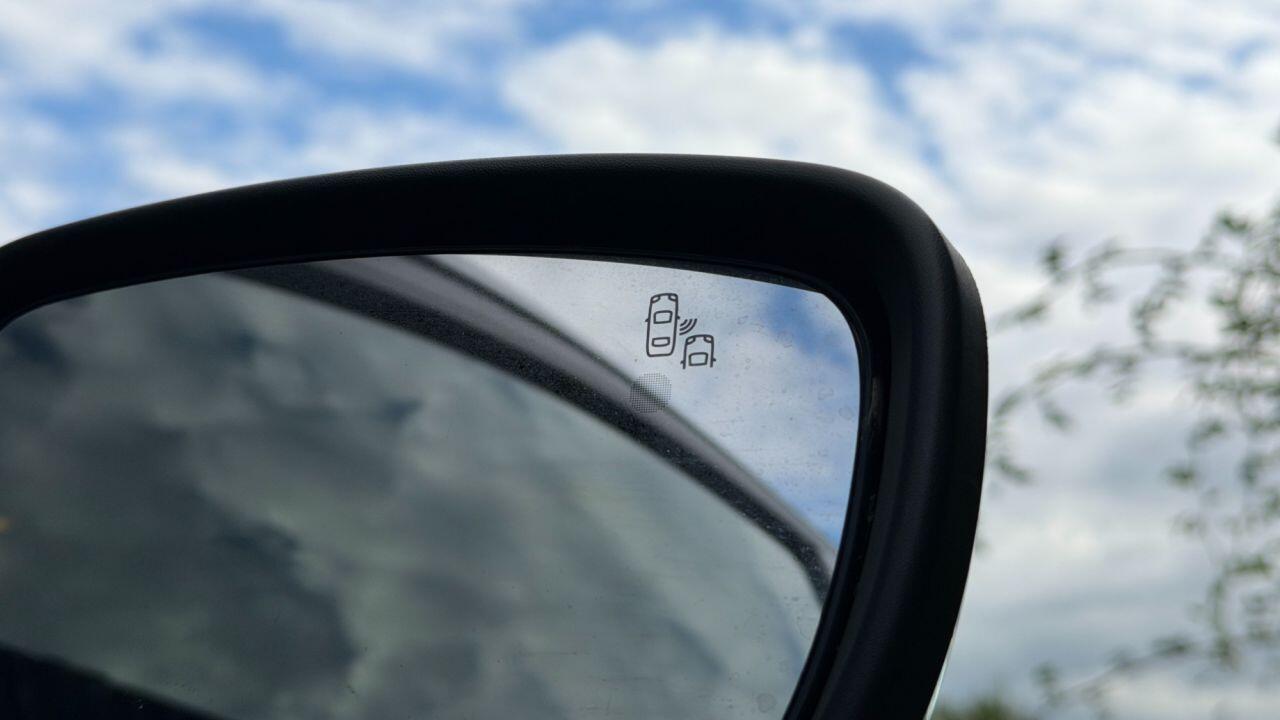 Nissan Micra view 32