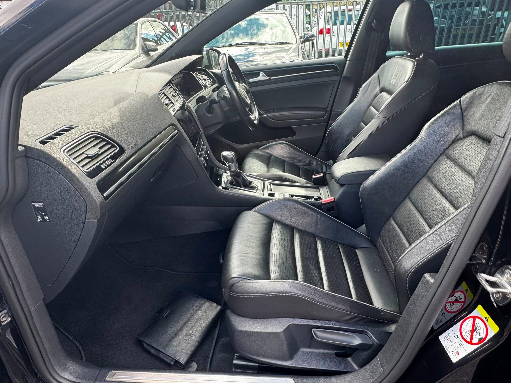 Volkswagen Golf view 48