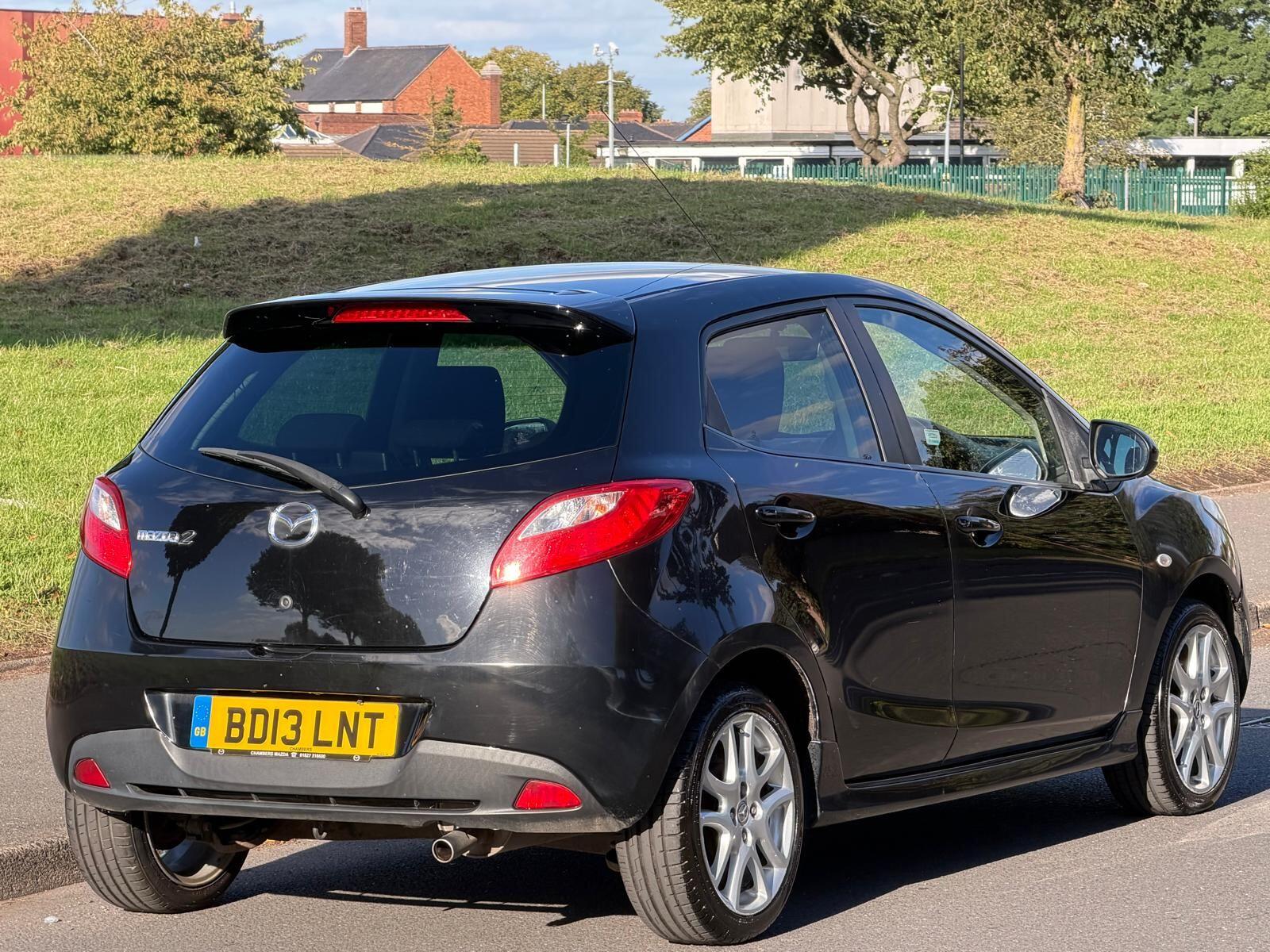 Mazda Mazda2 view 4
