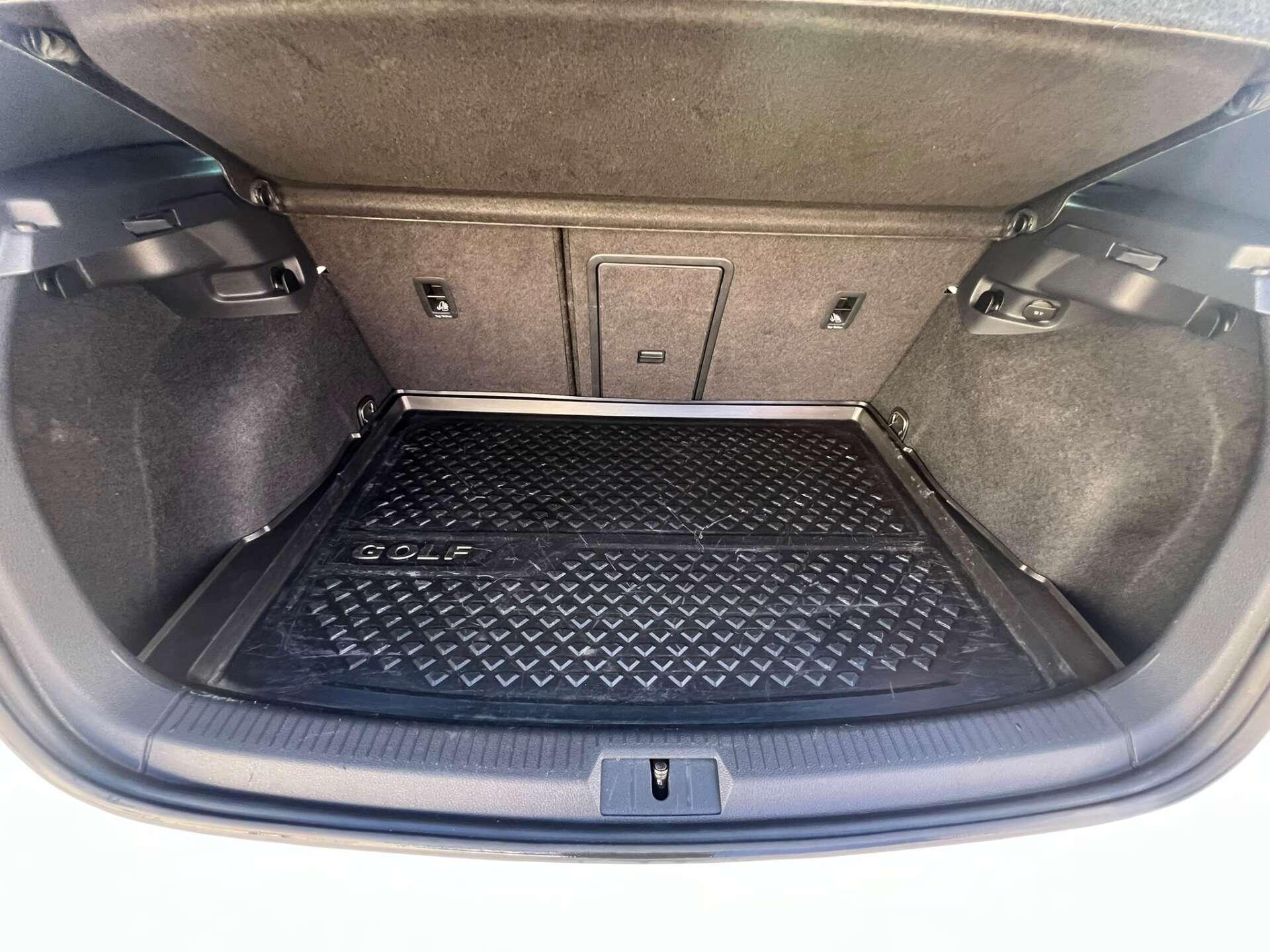 Volkswagen Golf view 53