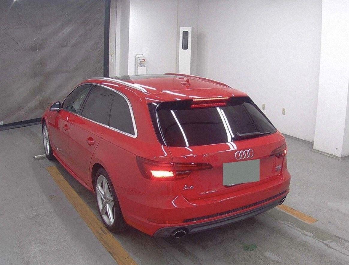 Audi A4 view 3