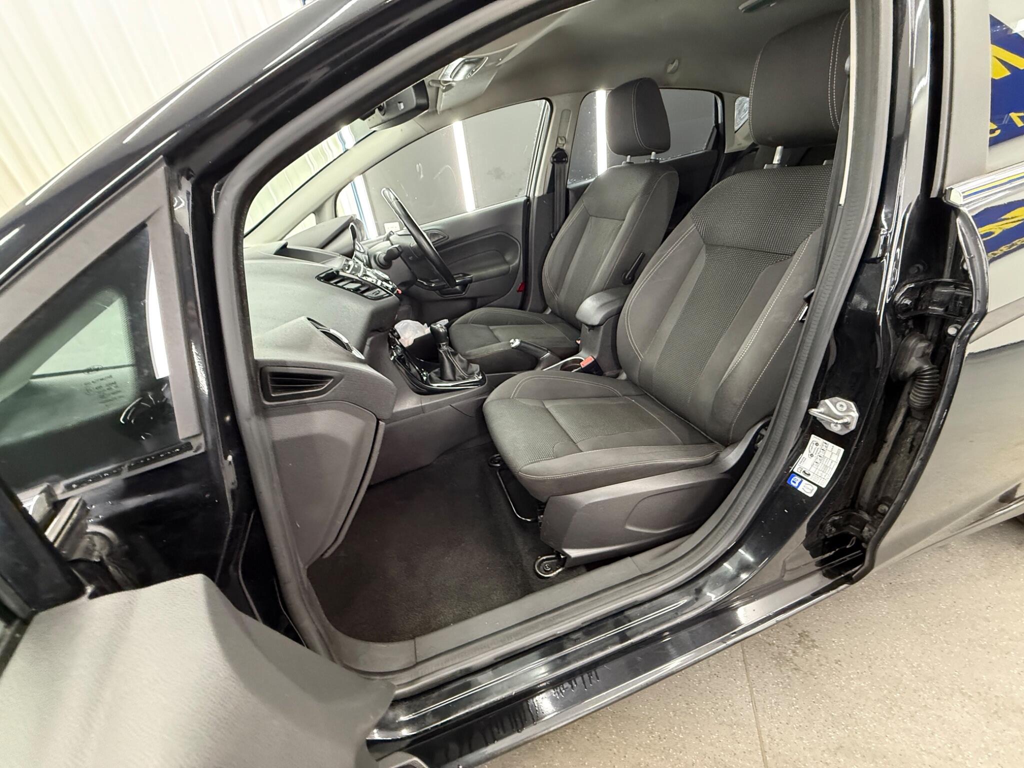Ford Fiesta view 27