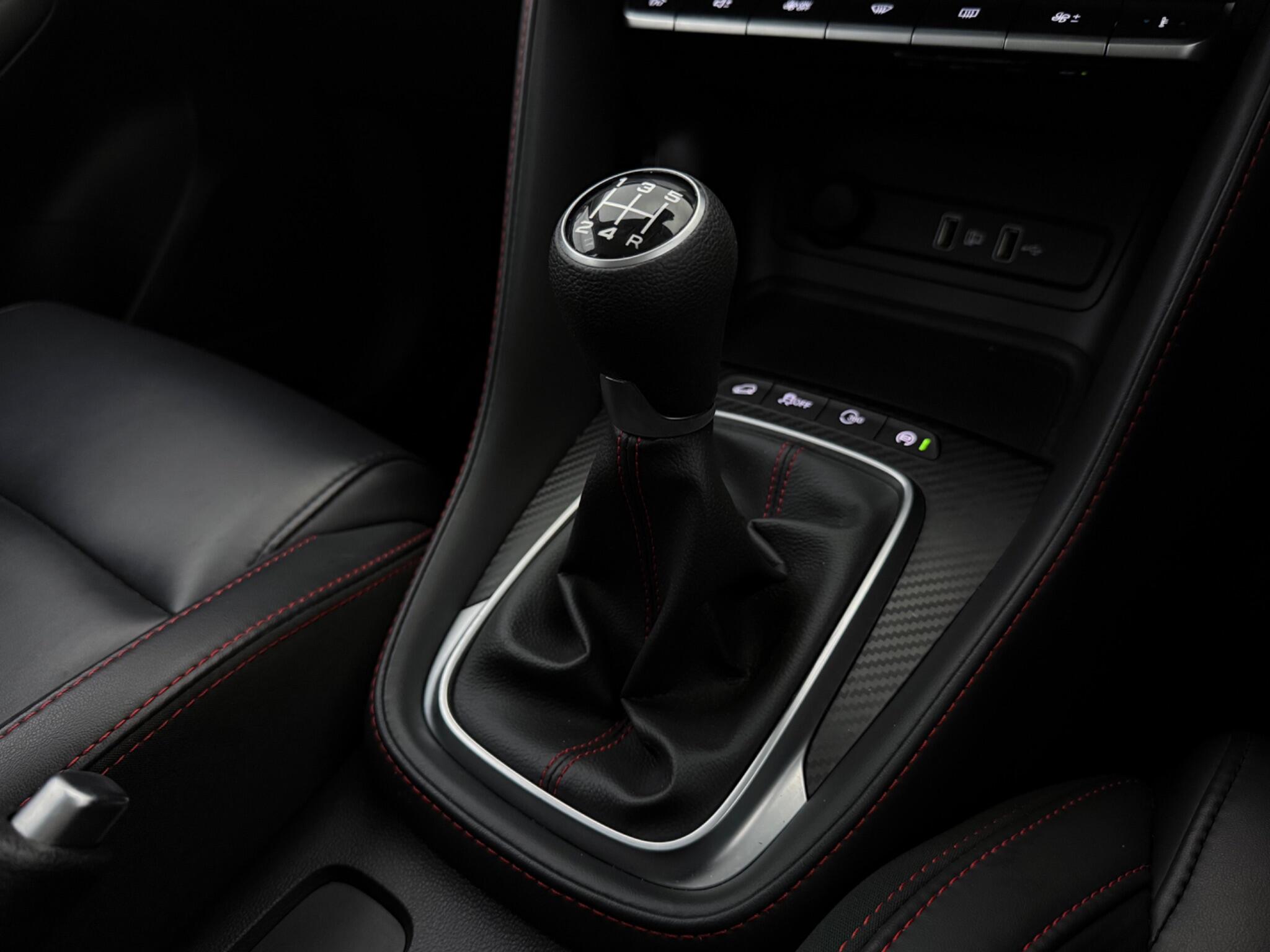 MG ZS view 34