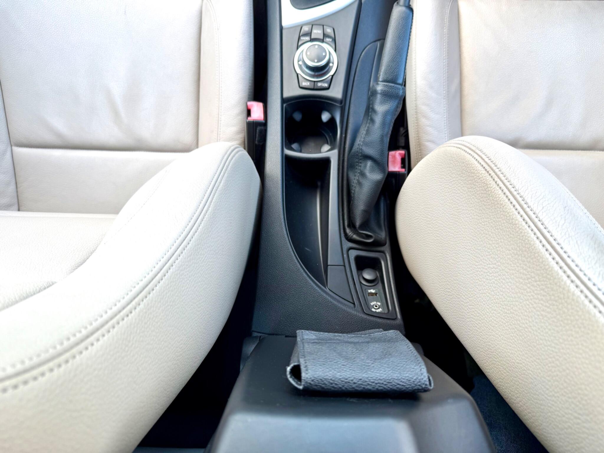 2012 BMW 1 Series image 40