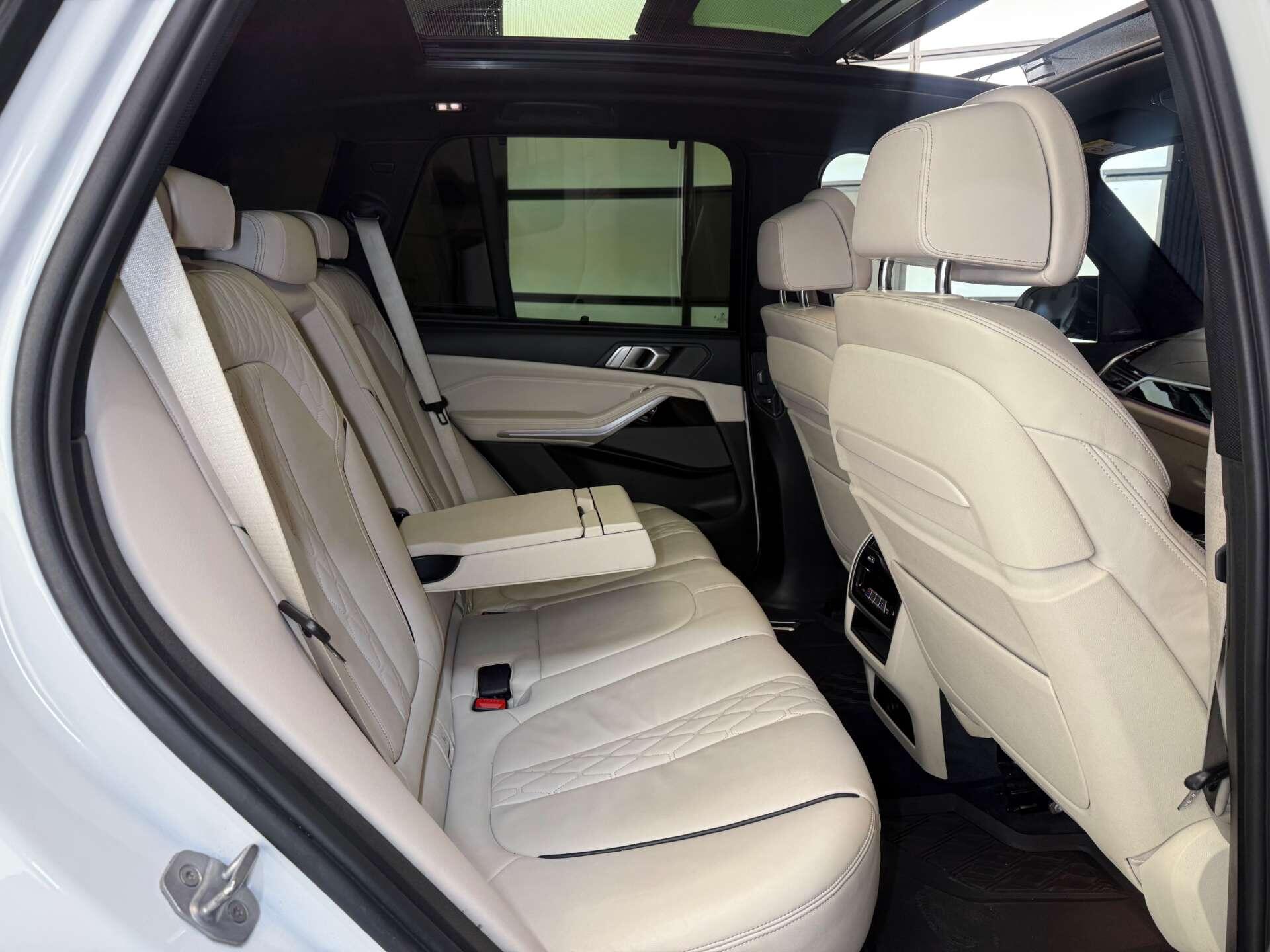 BMW X5 view 28