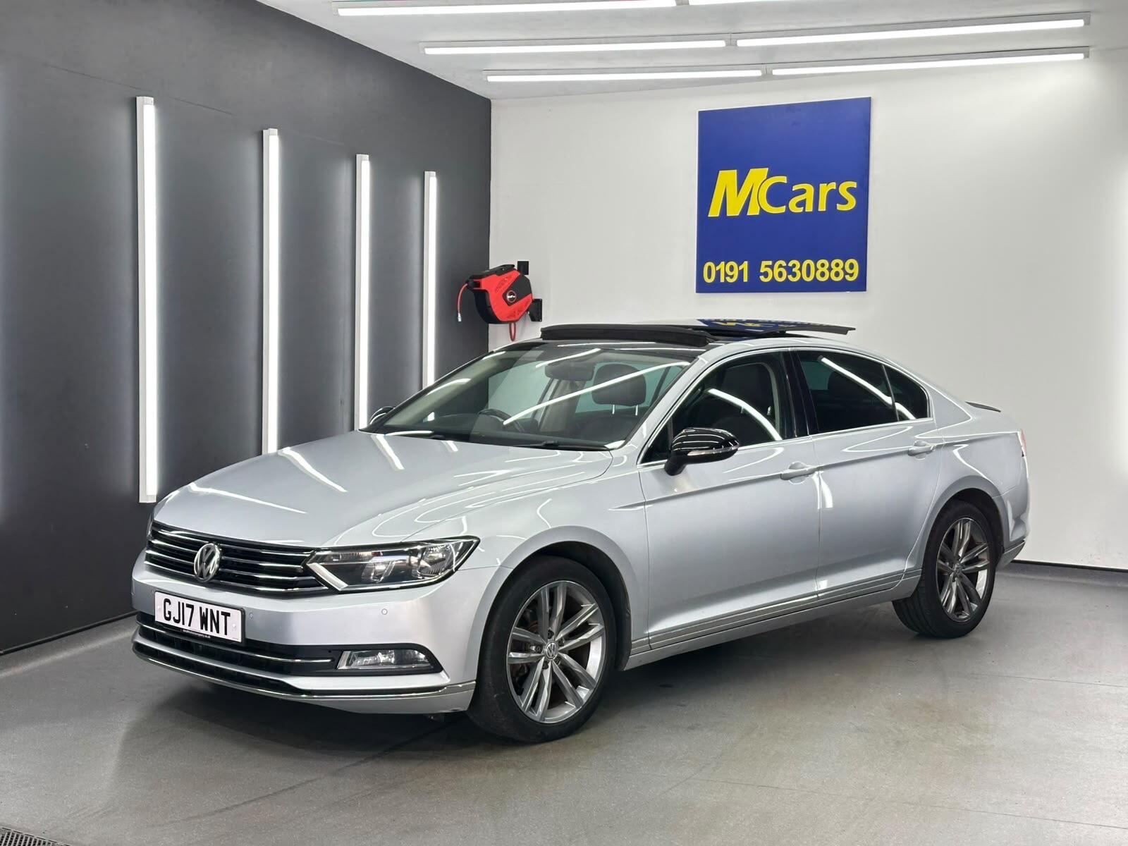 Volkswagen Passat view 3