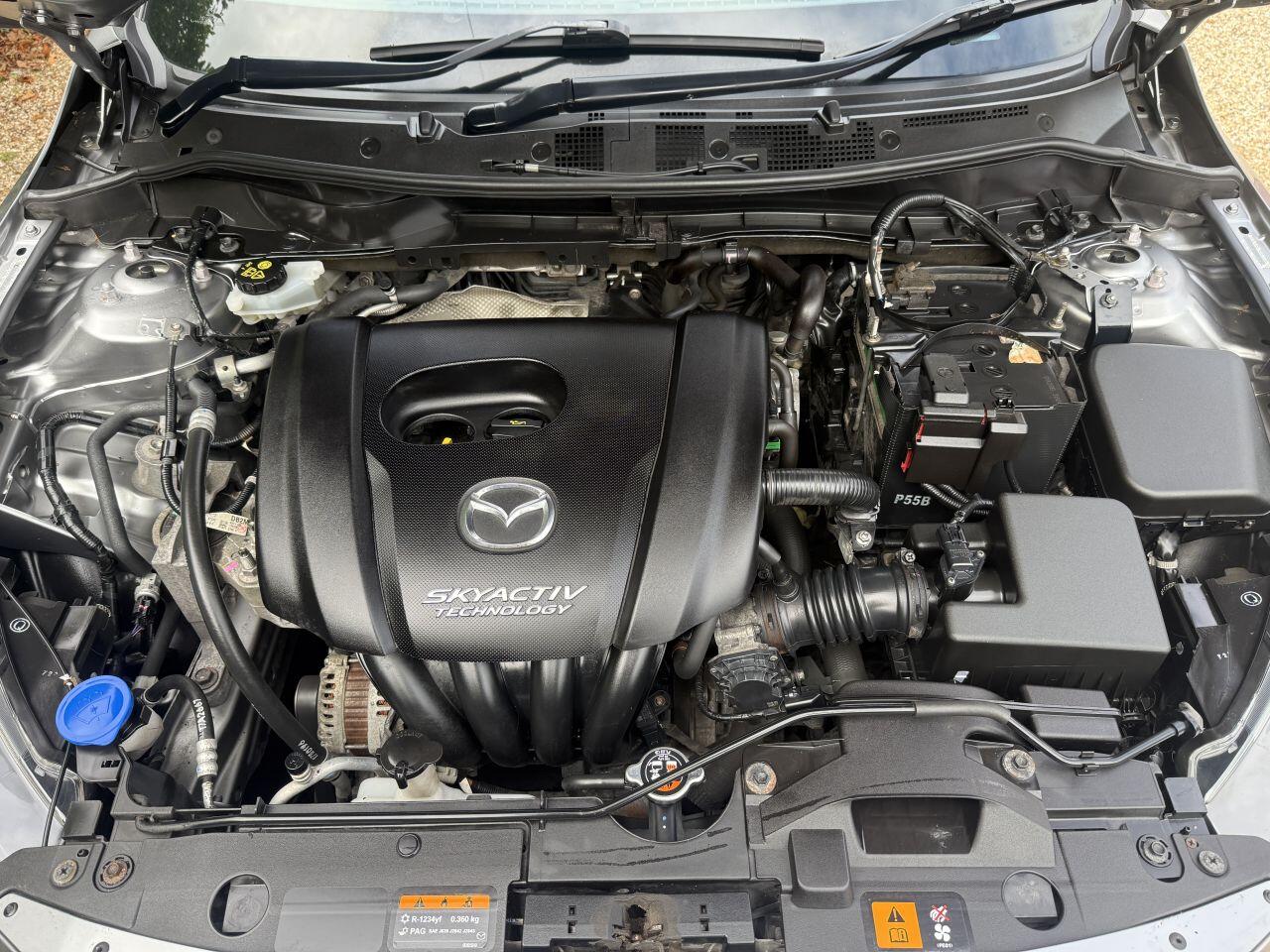 Mazda Mazda2 view 17