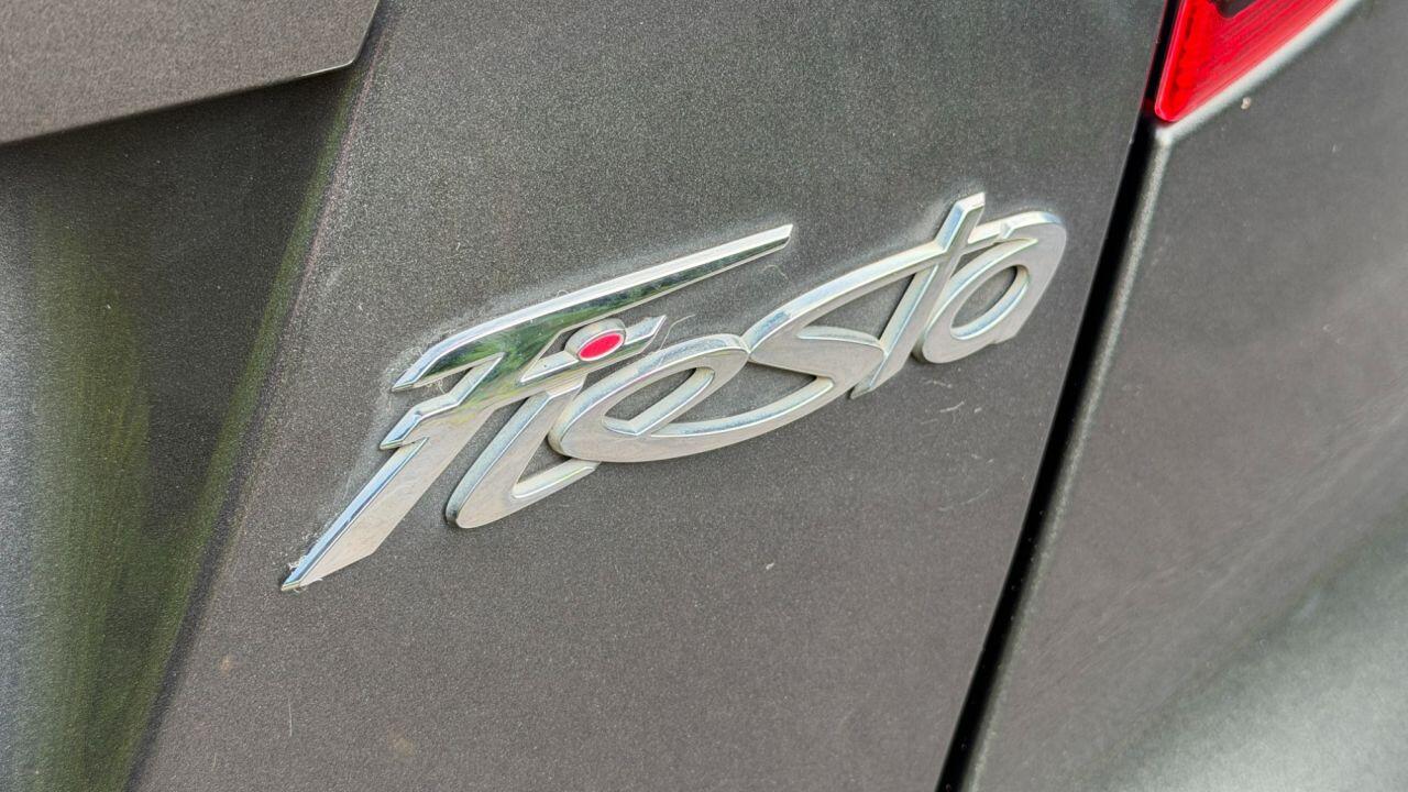 Ford Fiesta view 38