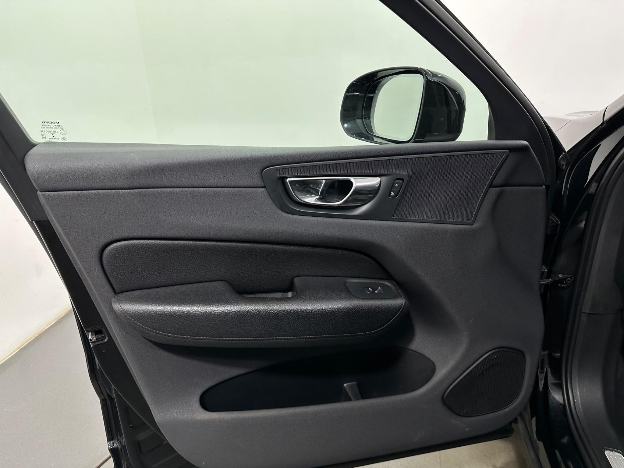 Volvo XC60 view 37