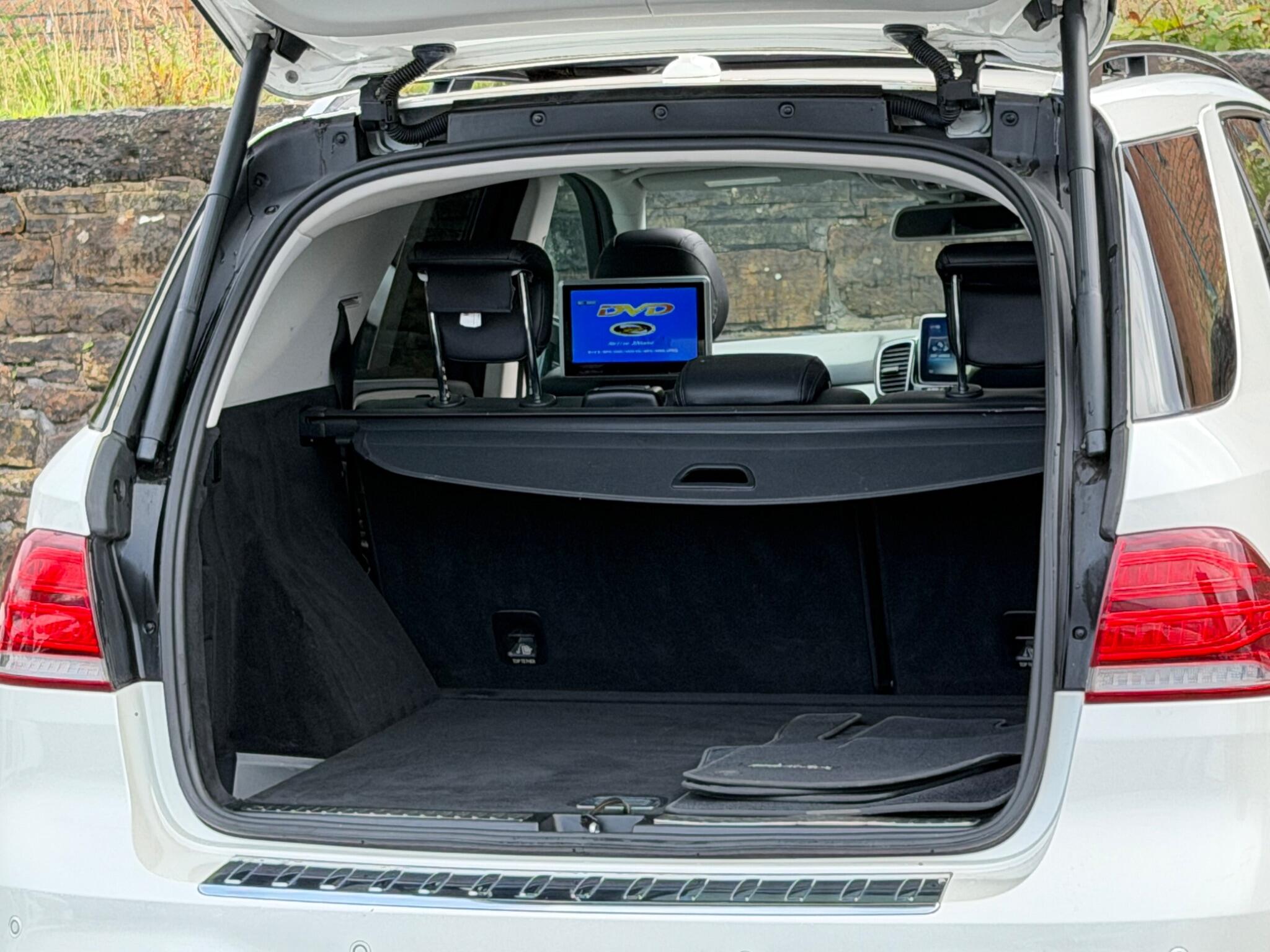 Mercedes-Benz GLE view 22