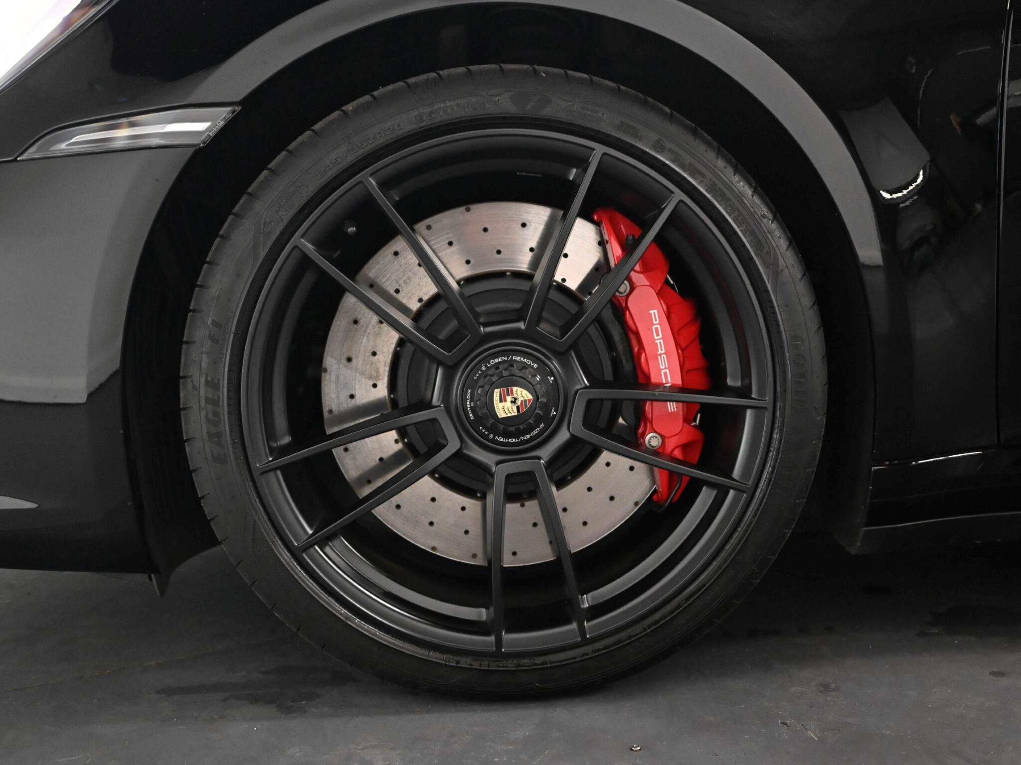 Porsche 911 view 72
