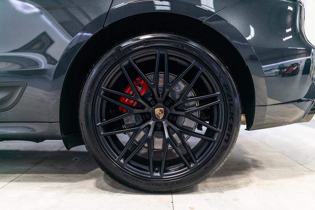 Porsche Macan view 20