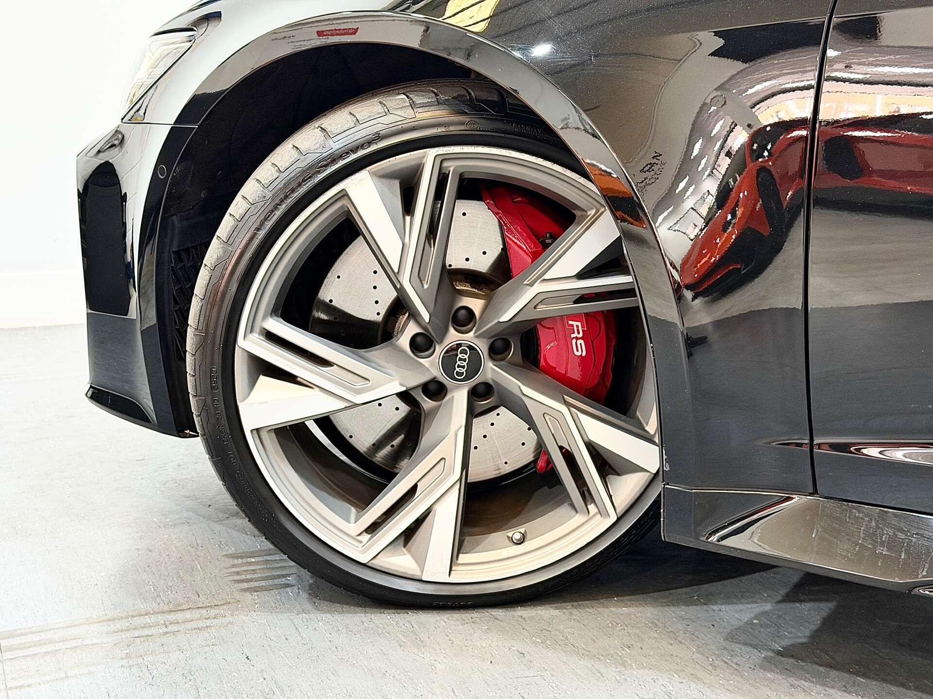 Audi RS6 view 35