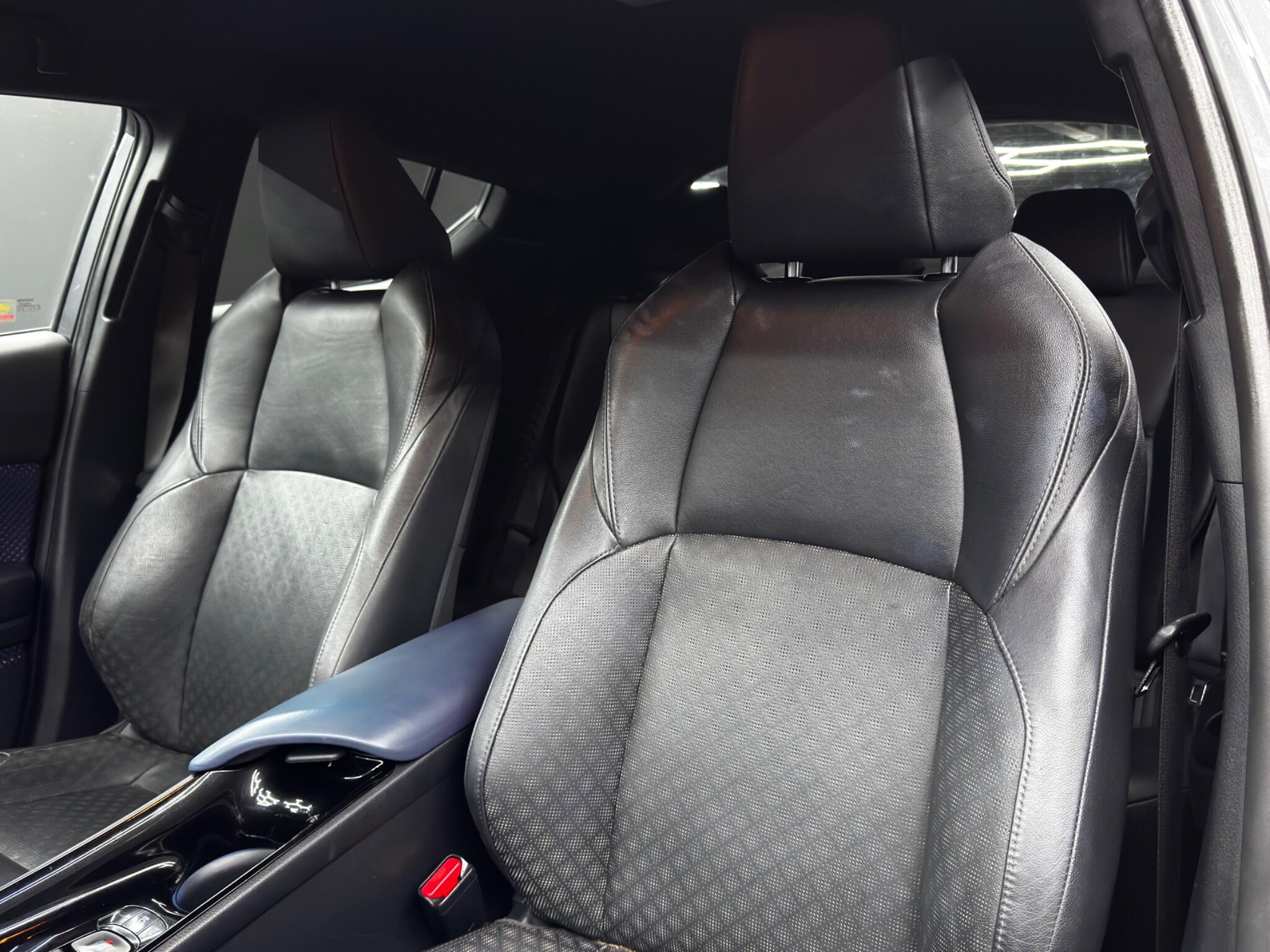 Toyota C-HR view 14