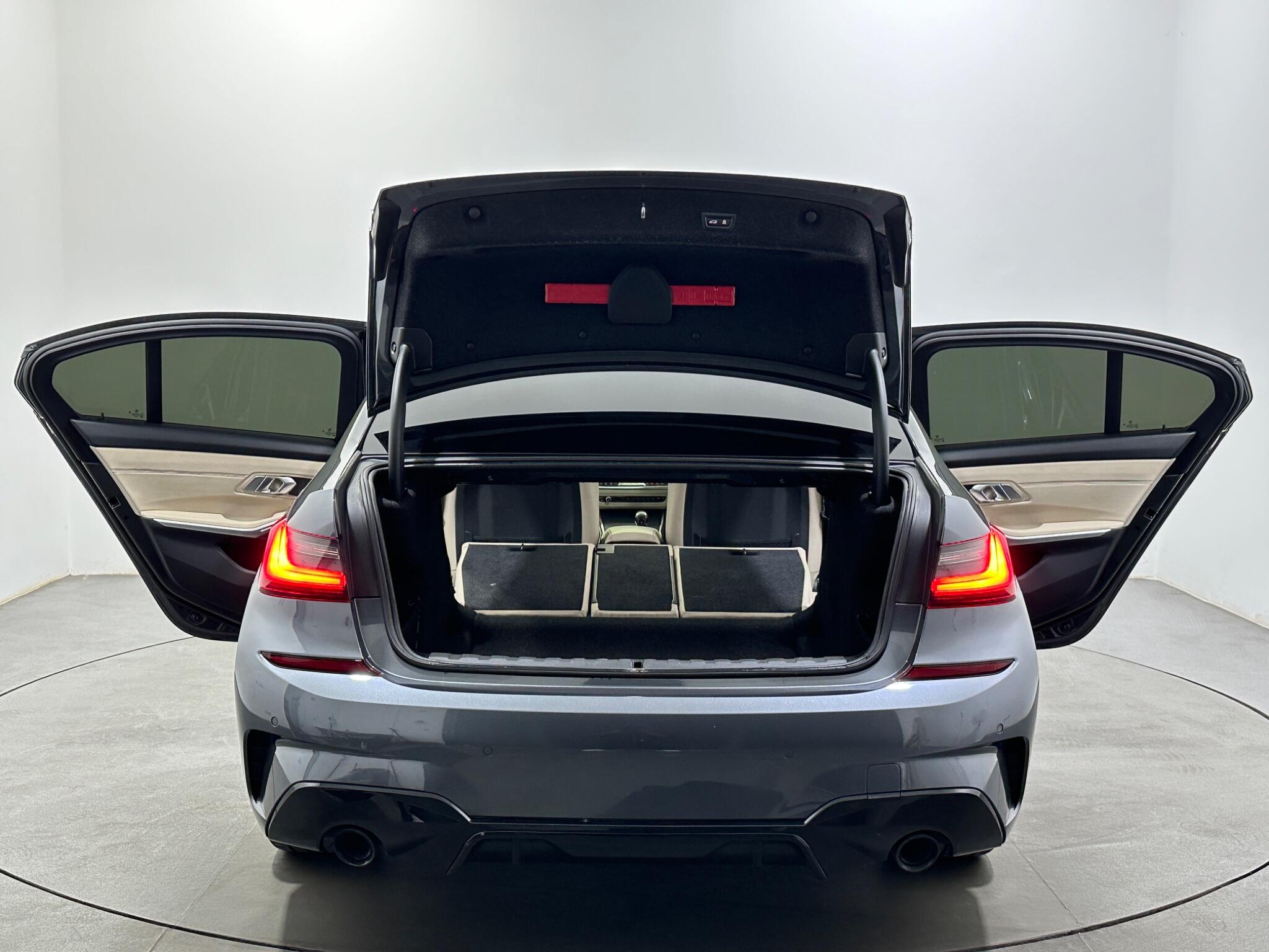 BMW 3 Series view 46
