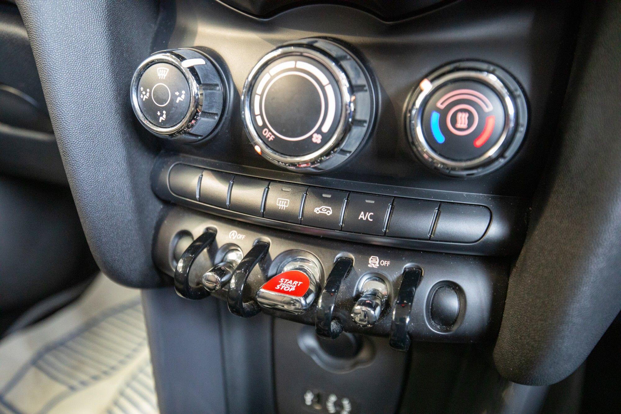 Mini Hatch view 20