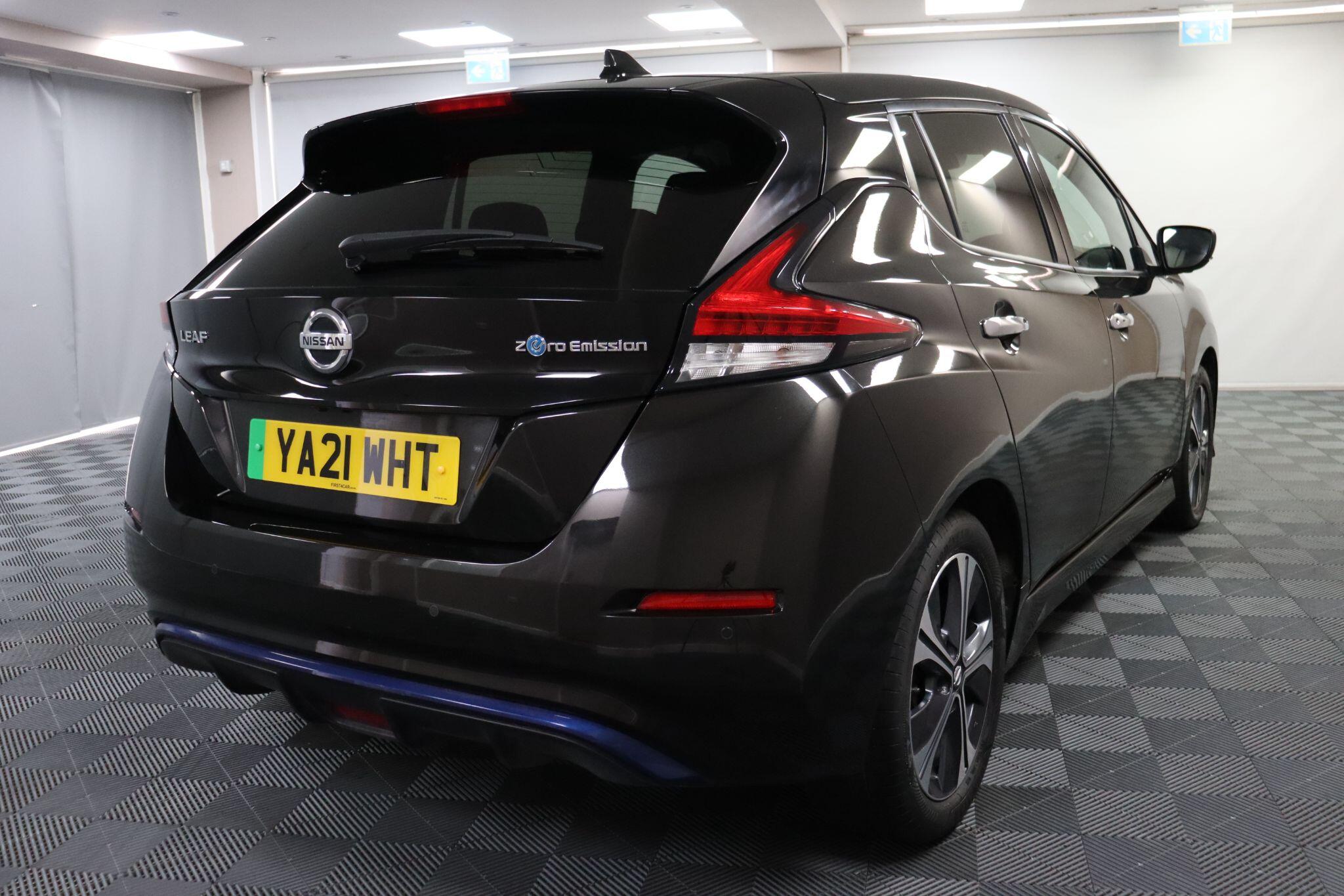 Nissan Leaf view 11