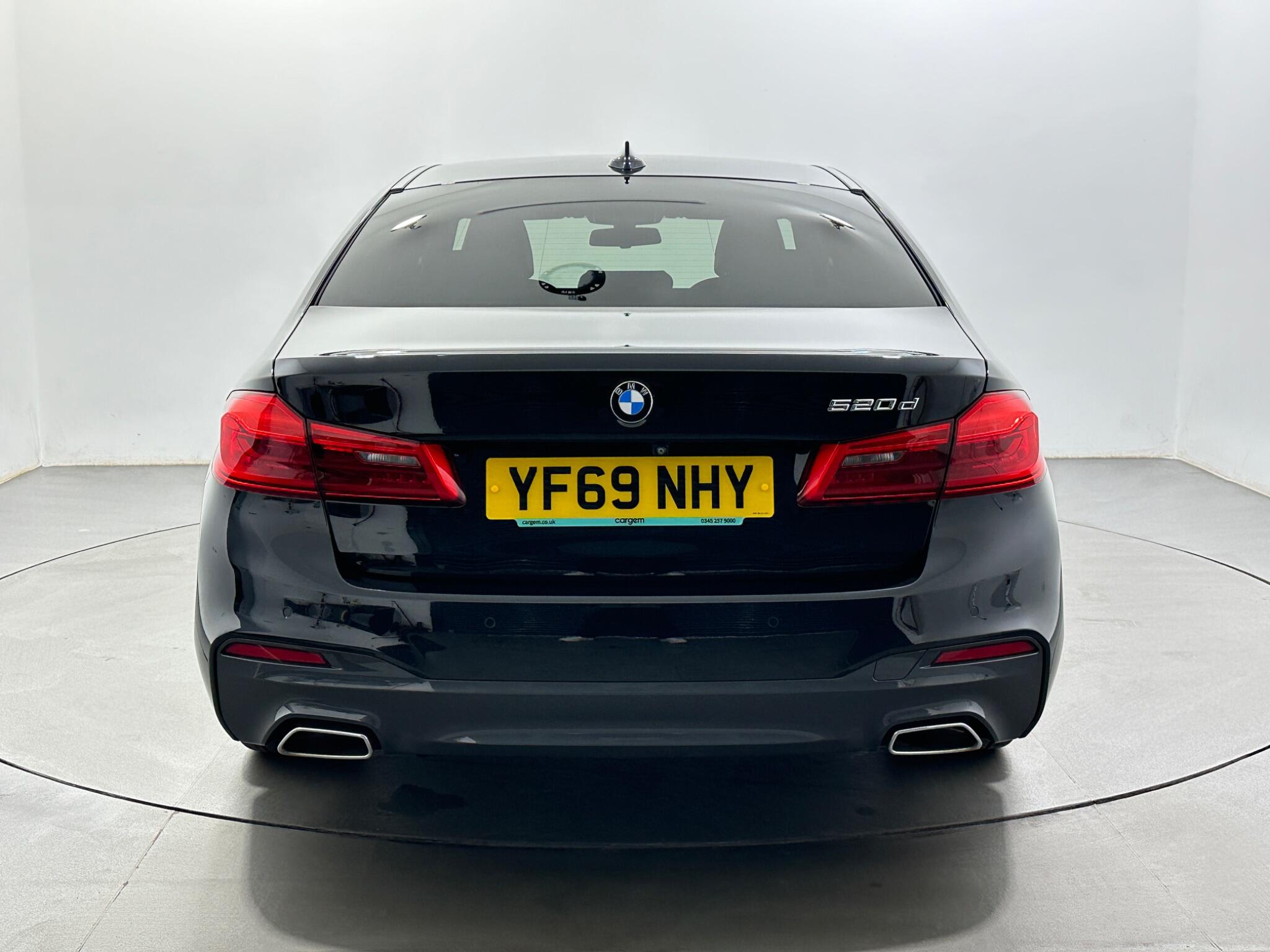 BMW 5 Series view 7