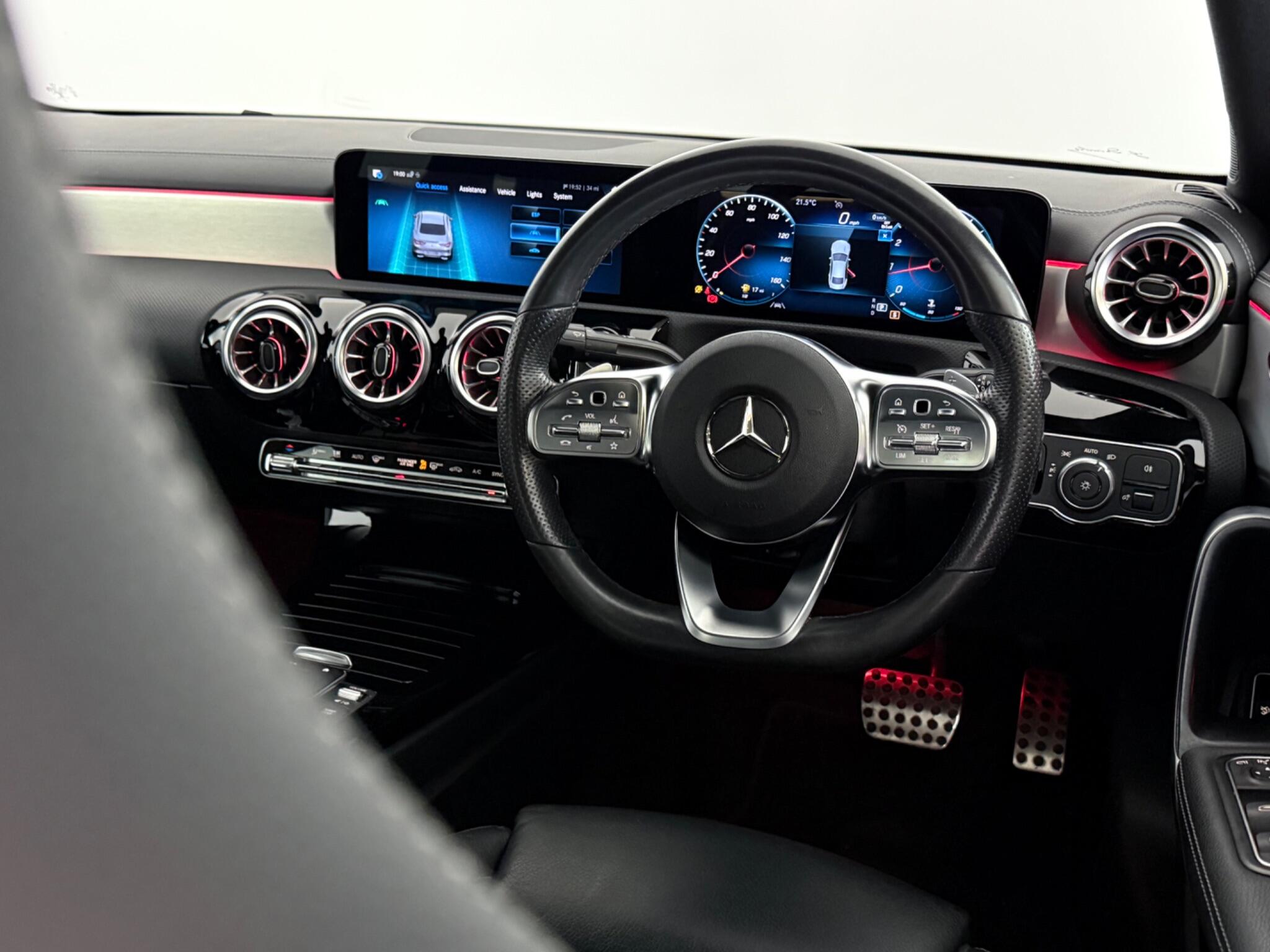 Mercedes-Benz Cla view 14