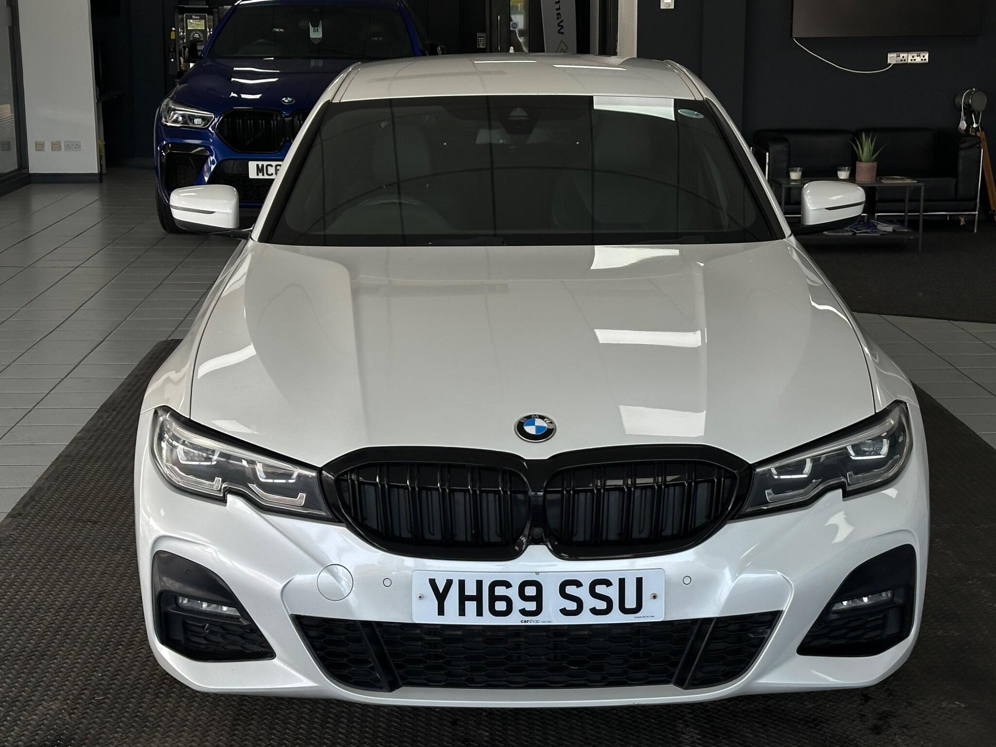 BMW 3 Series view 5