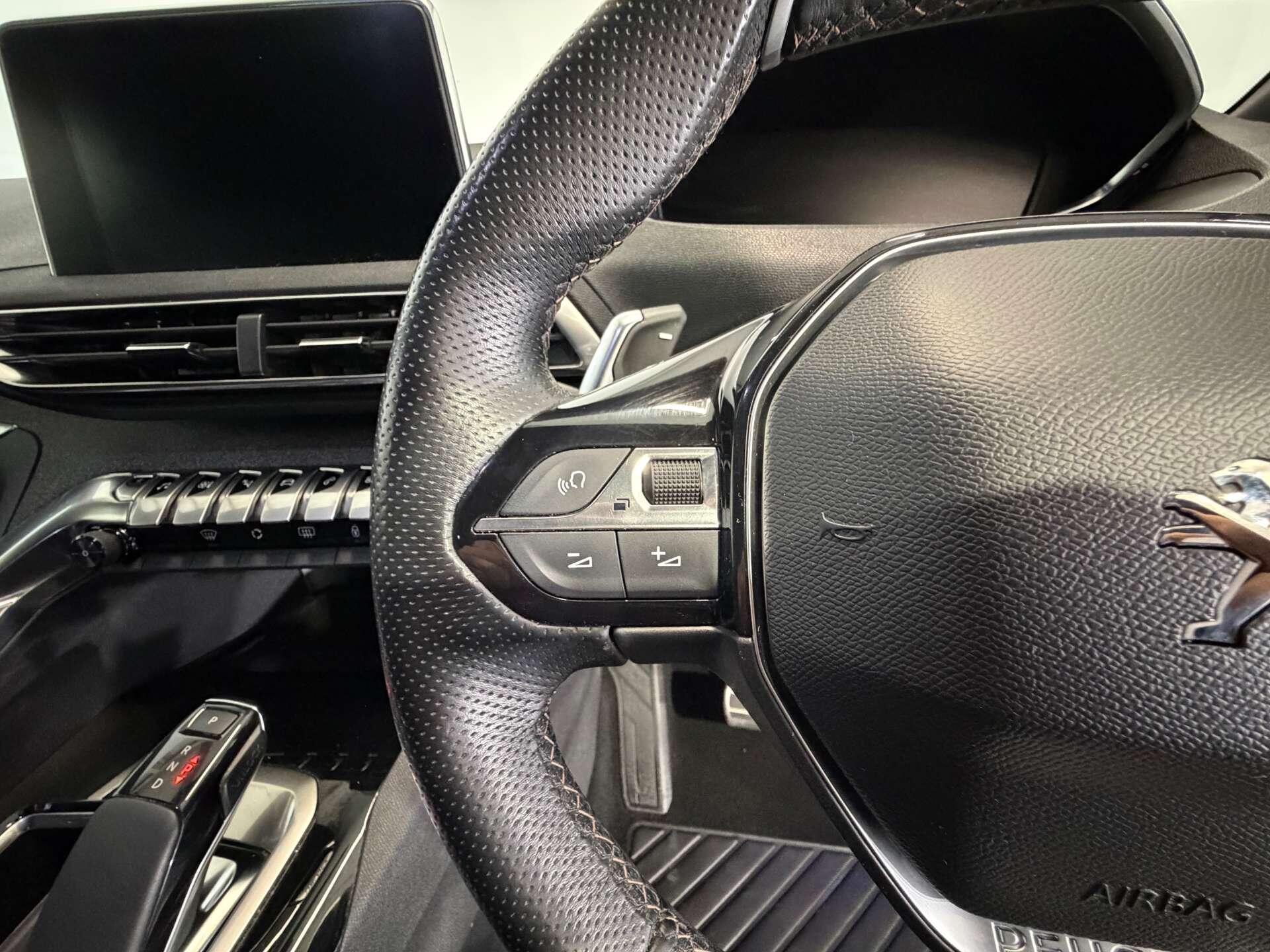 Peugeot 5008 view 34