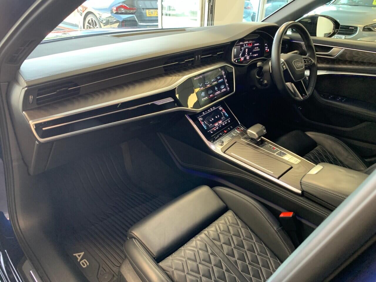 Audi S6 Avant view 31
