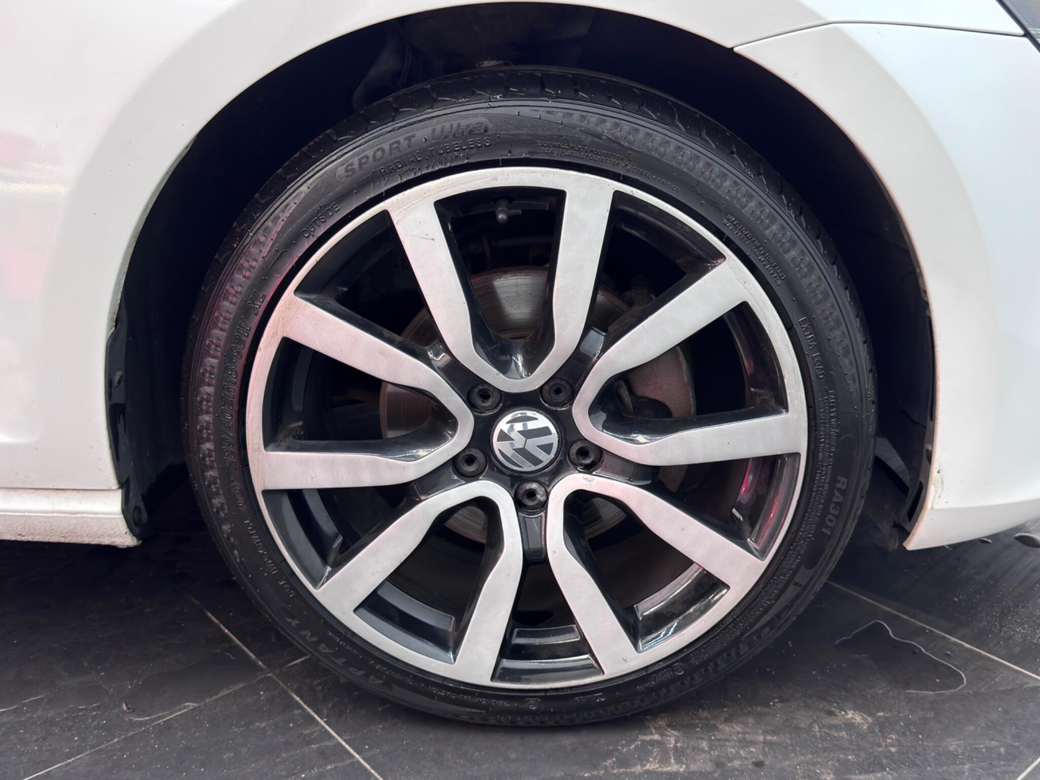 Volkswagen Golf view 62