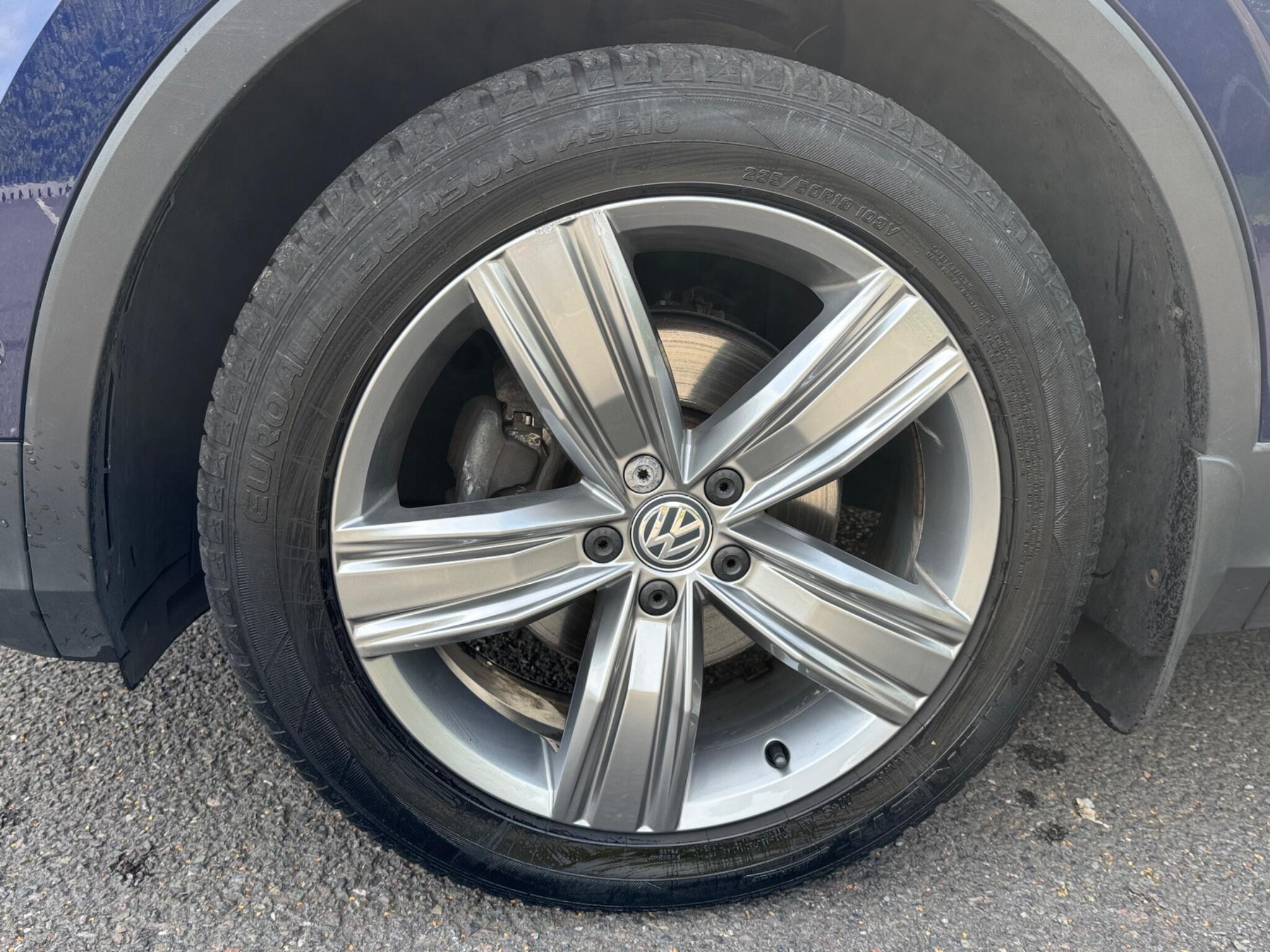 Volkswagen Tiguan view 17