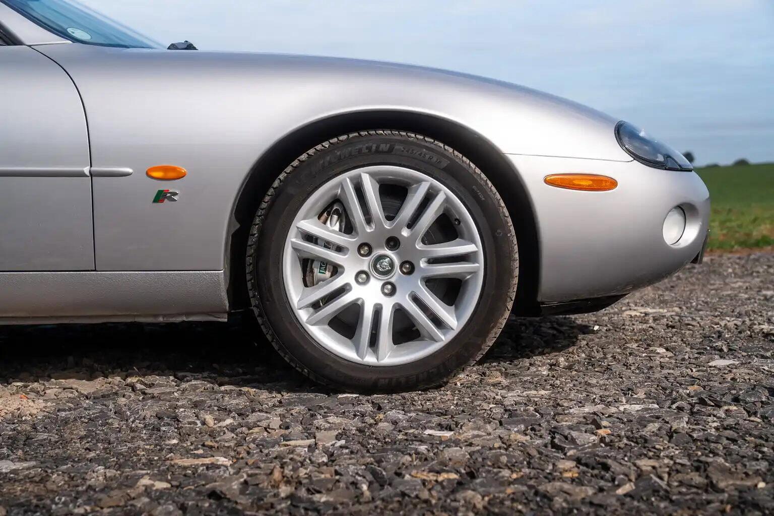Jaguar XKR view 13