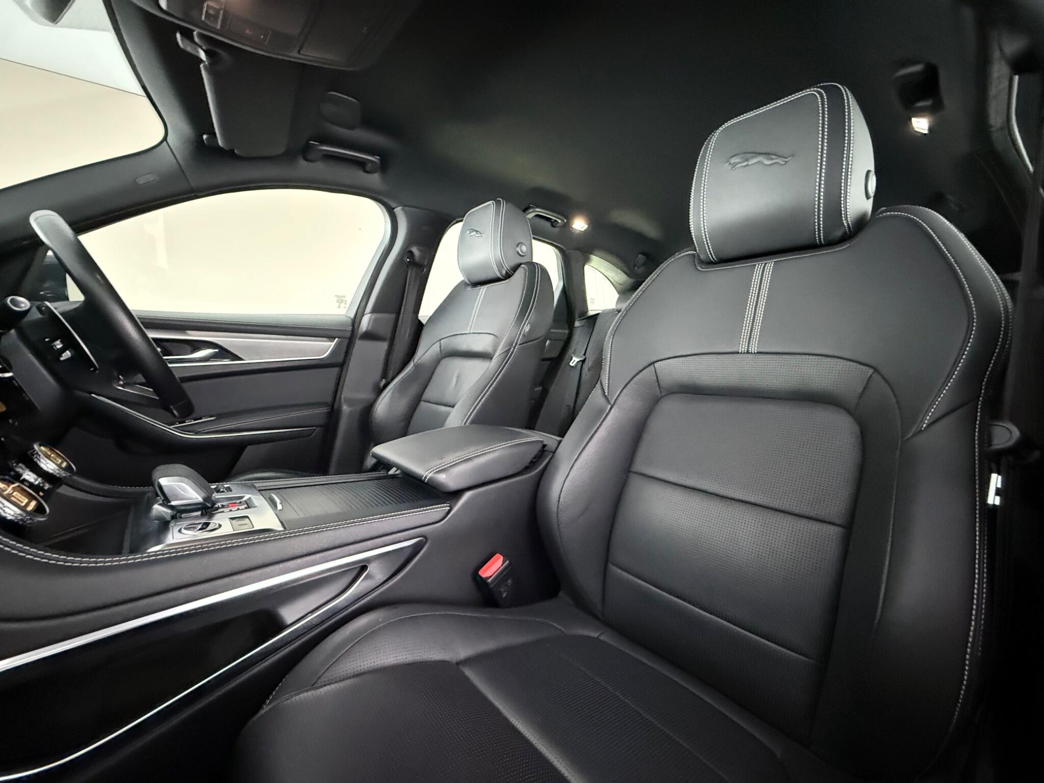 Jaguar F-Pace view 30