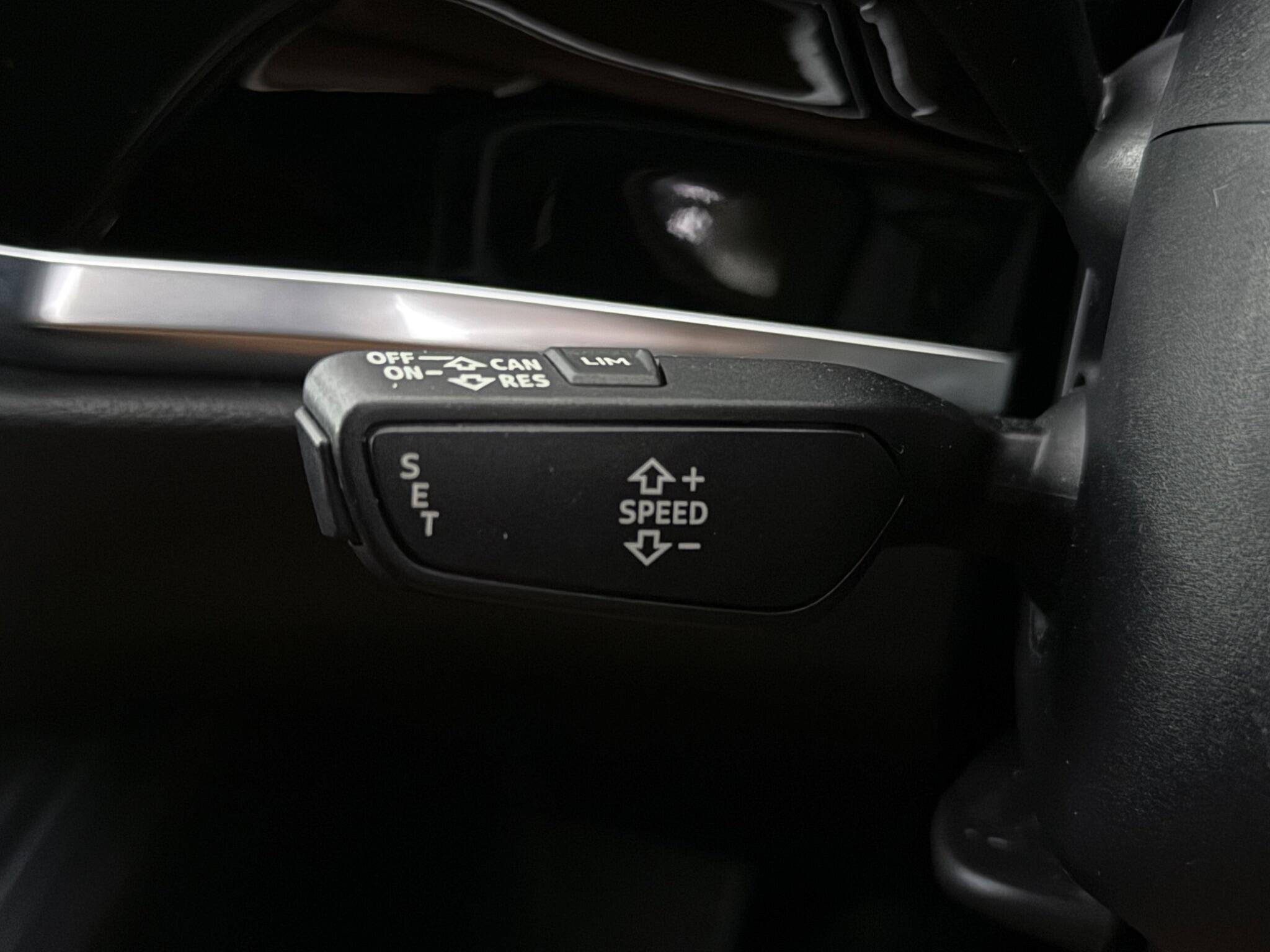 Audi RS Q3 view 23