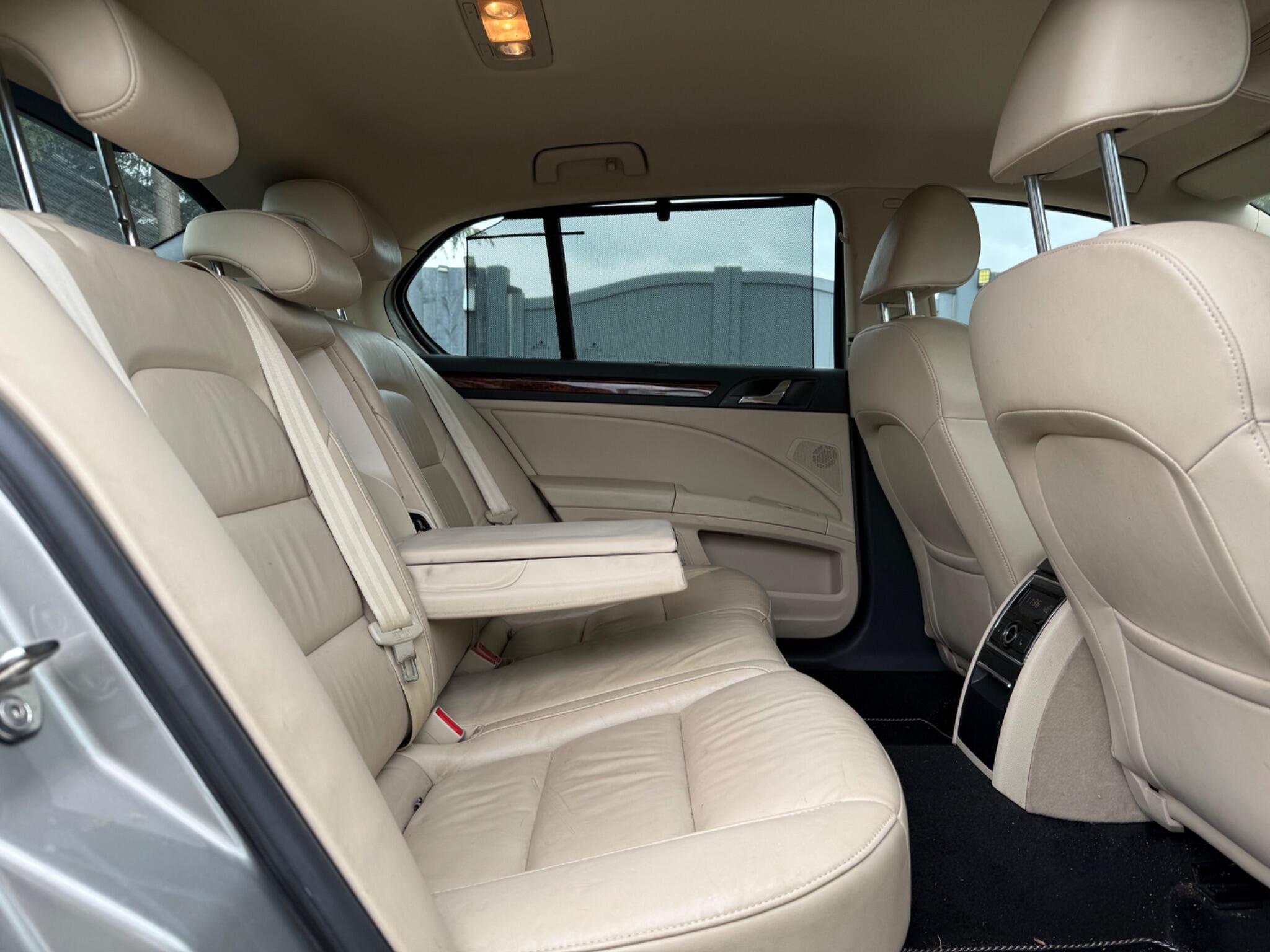 Skoda Superb view 7
