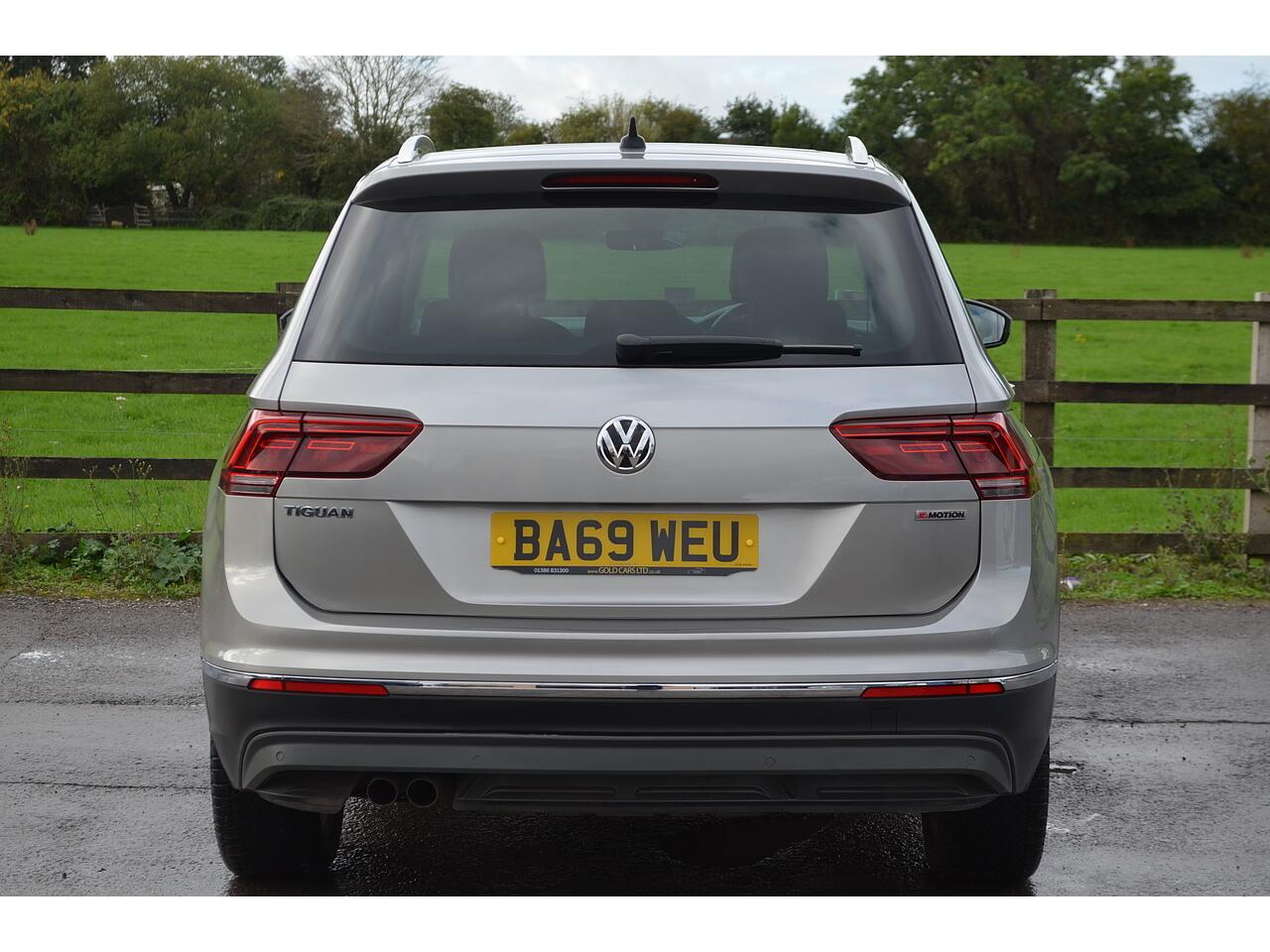 Volkswagen Tiguan view 8