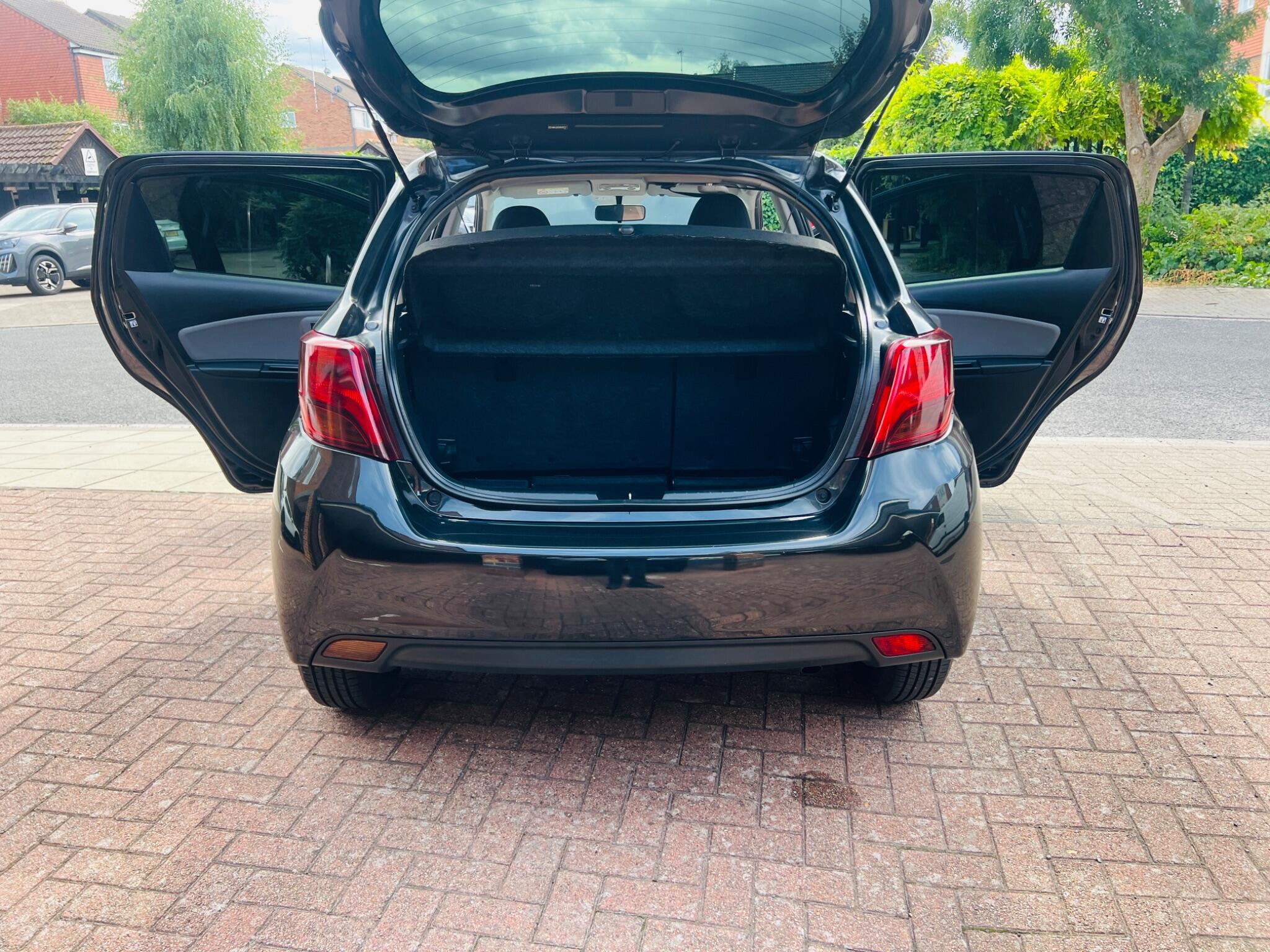 Toyota Yaris view 44