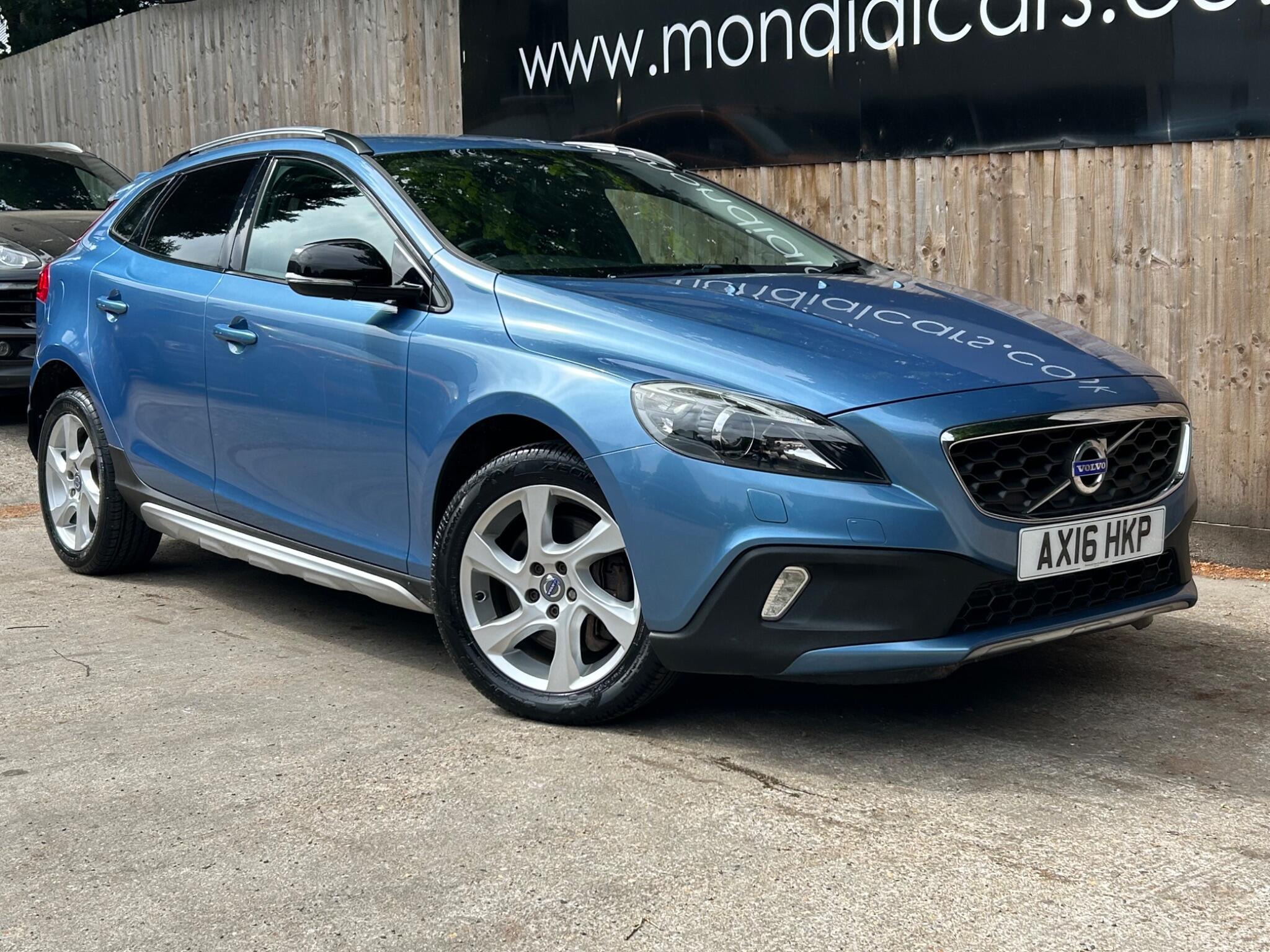Volvo V40 Cross Country view 10