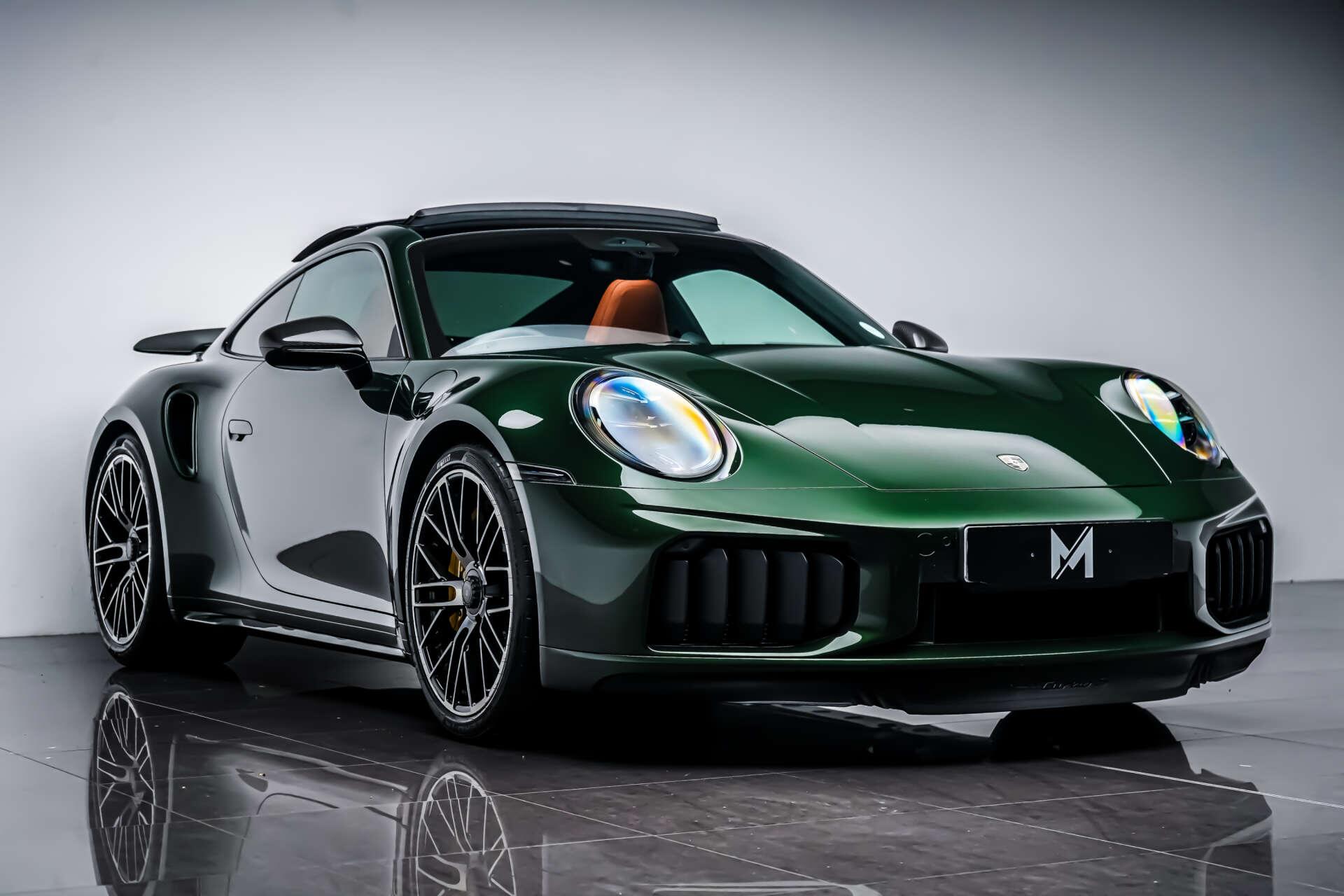 Porsche 911 view 13