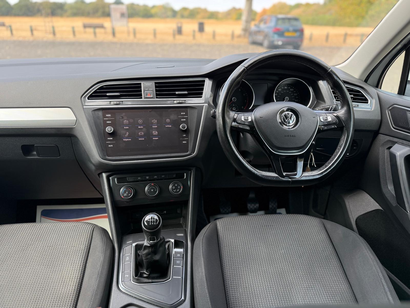 Volkswagen Tiguan view 27