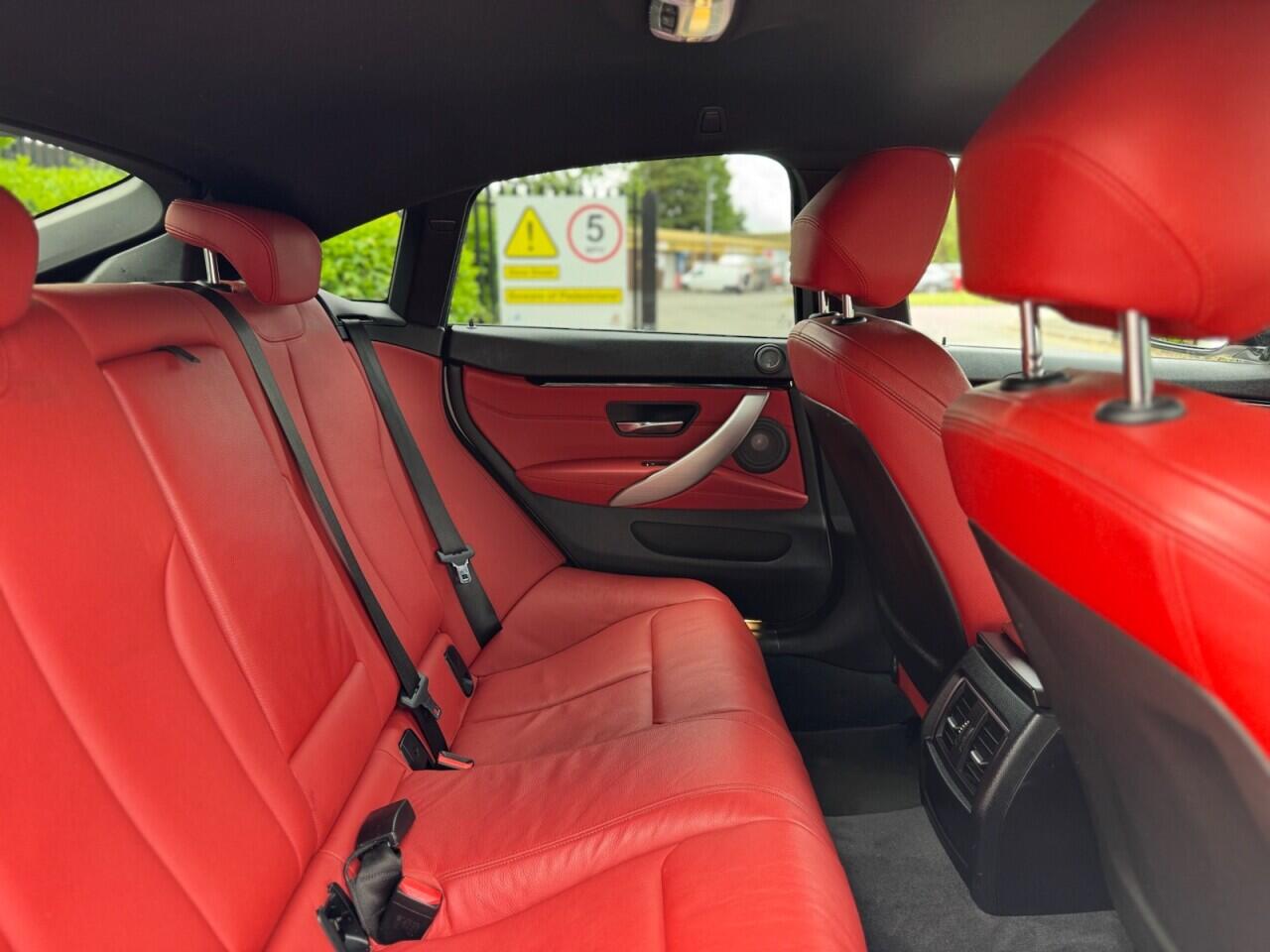 BMW 4 Series view 32