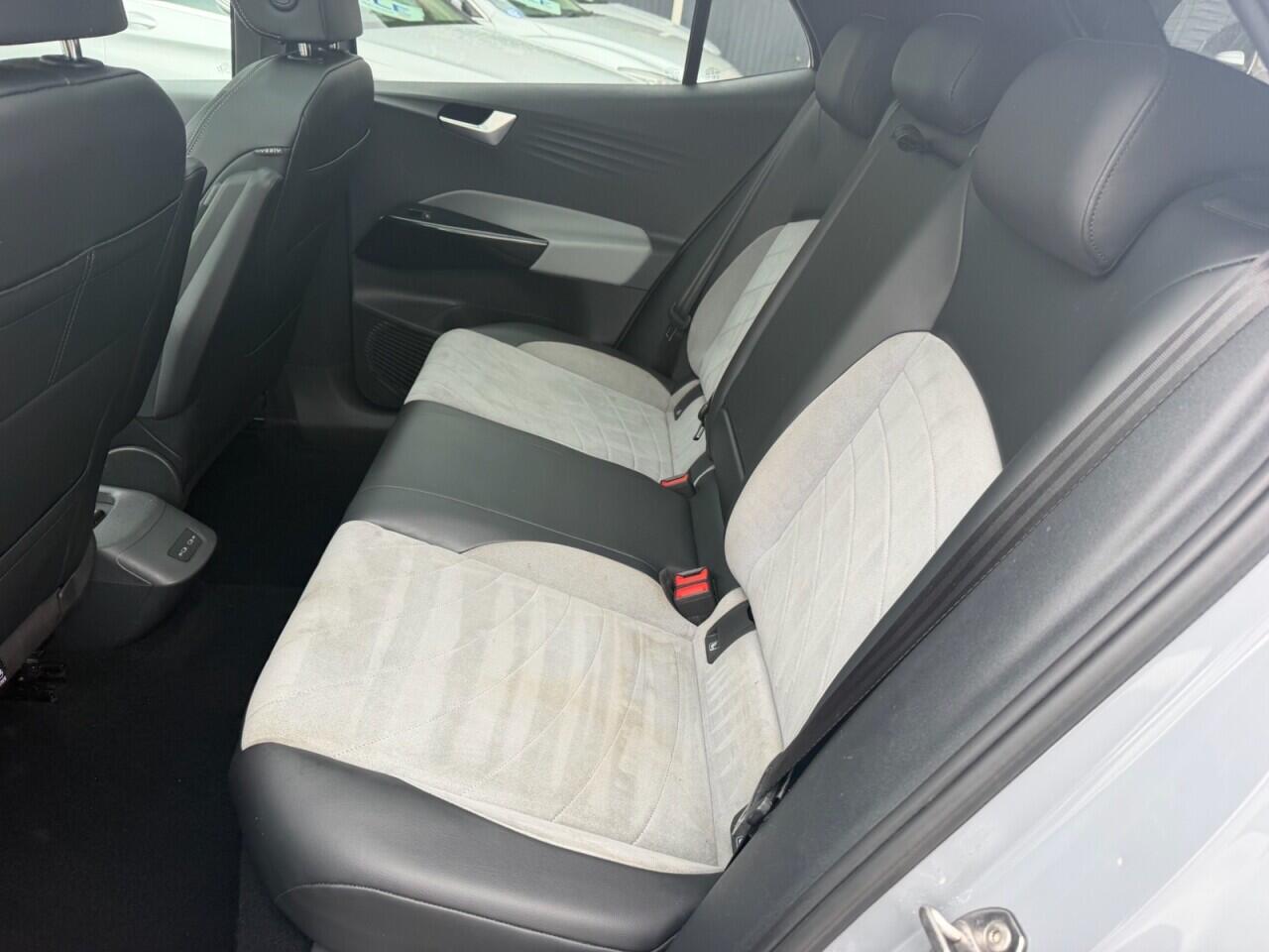 Volkswagen ID.3 view 18