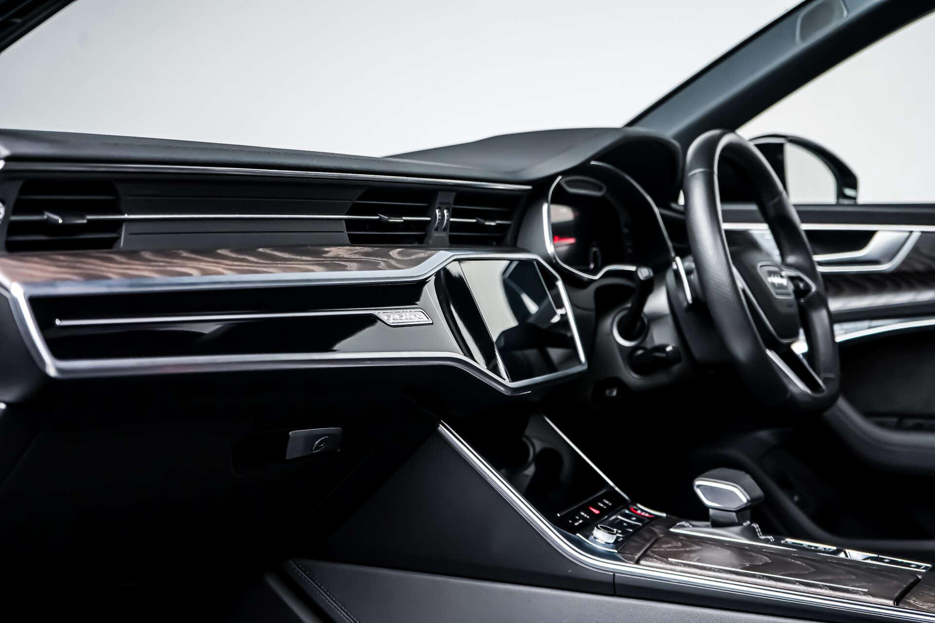 Audi RS6 Avant view 22