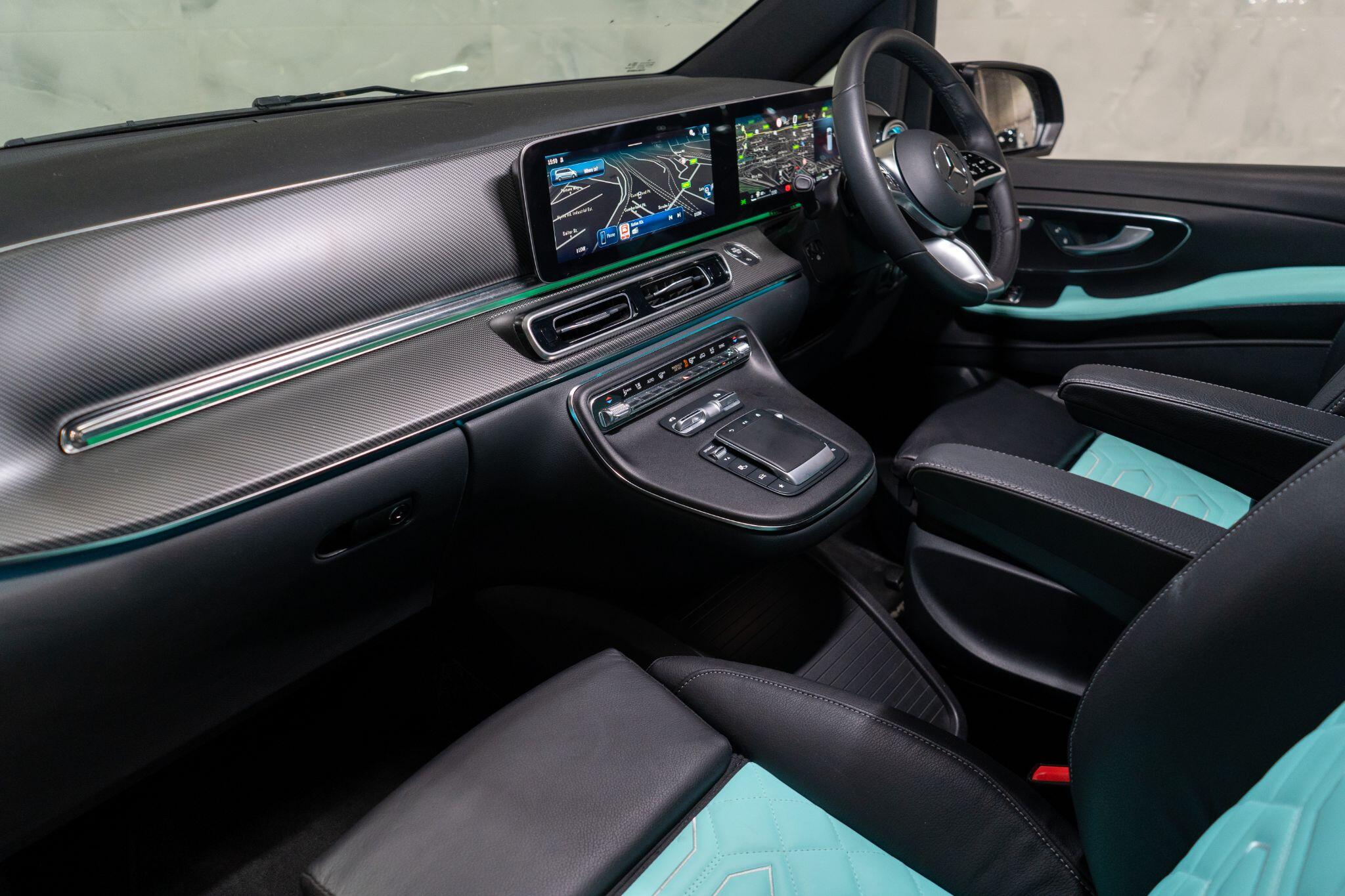 Mercedes-Benz V-Class view 14