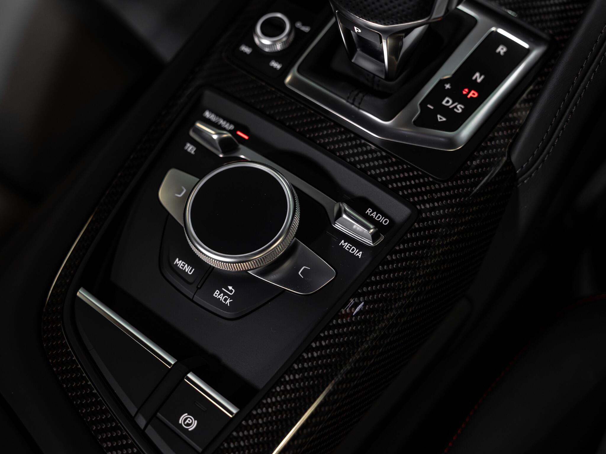 Audi R8 view 30