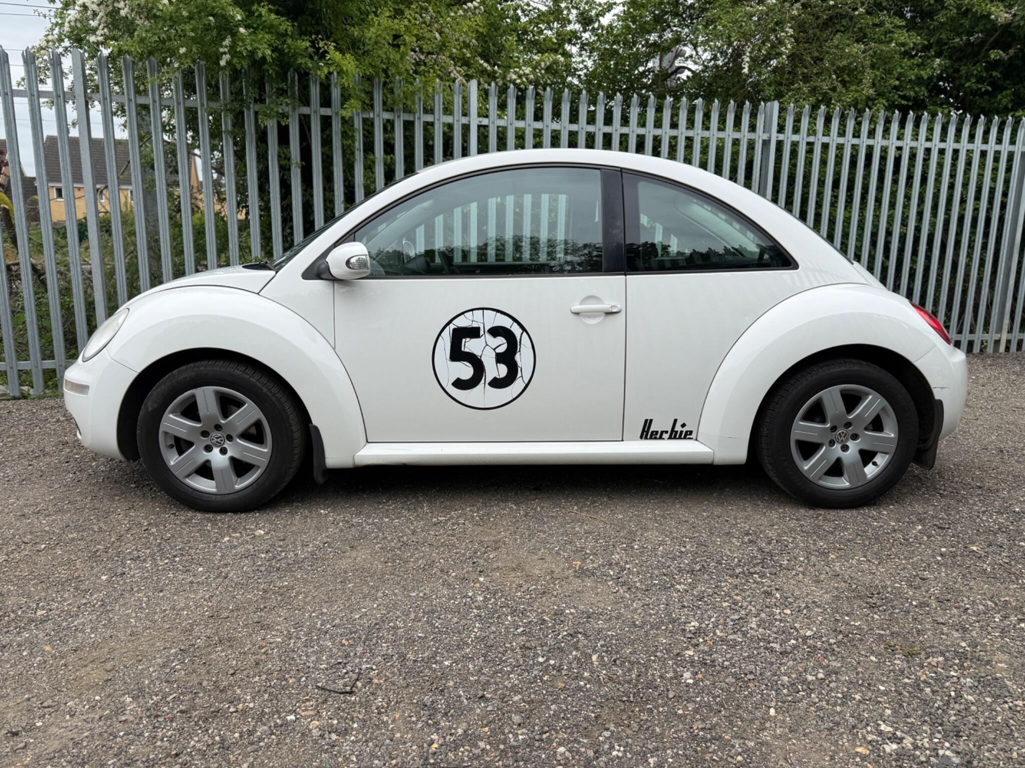 2009 Volkswagen Beetle image 10