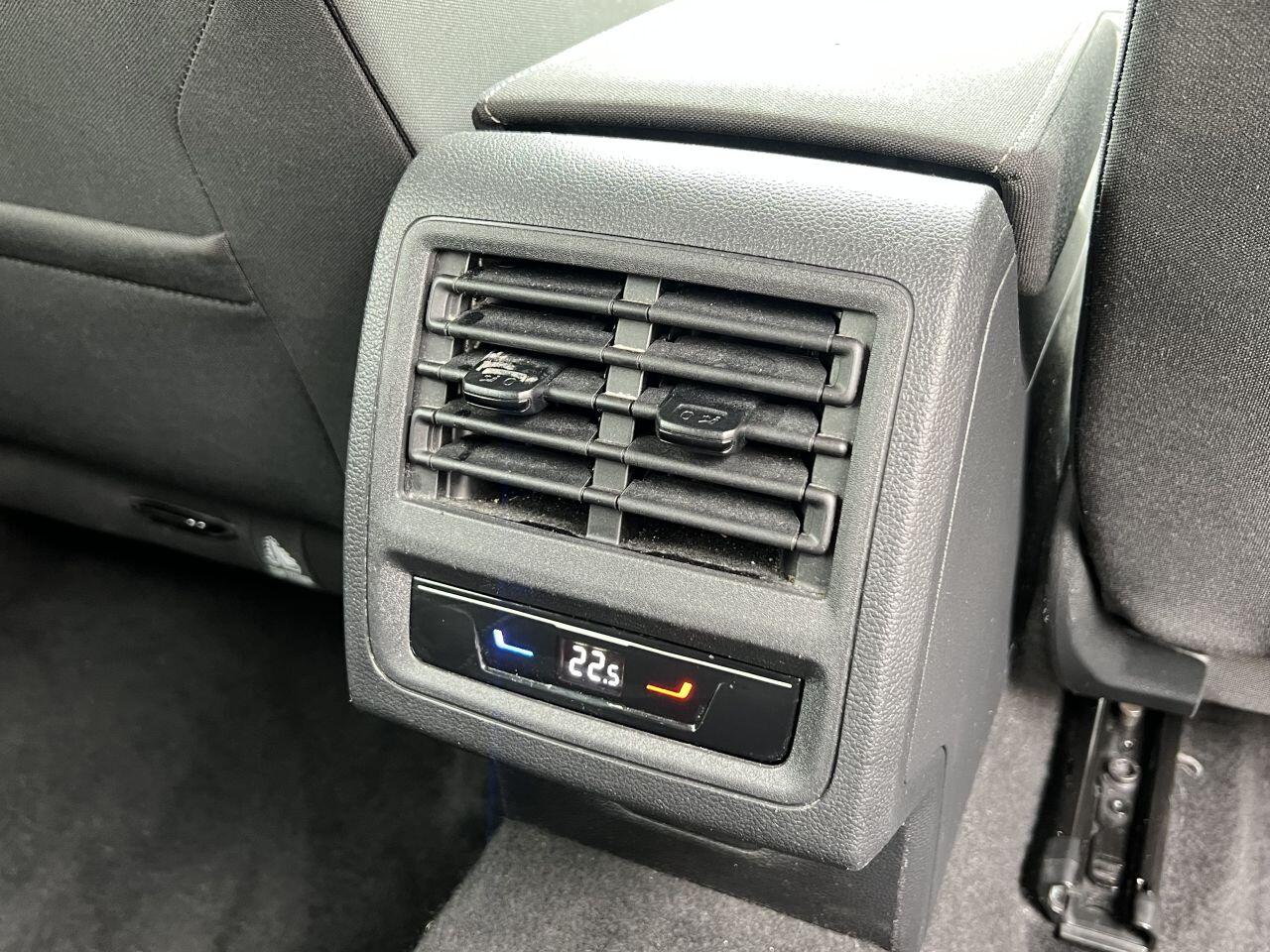 Volkswagen Golf view 21